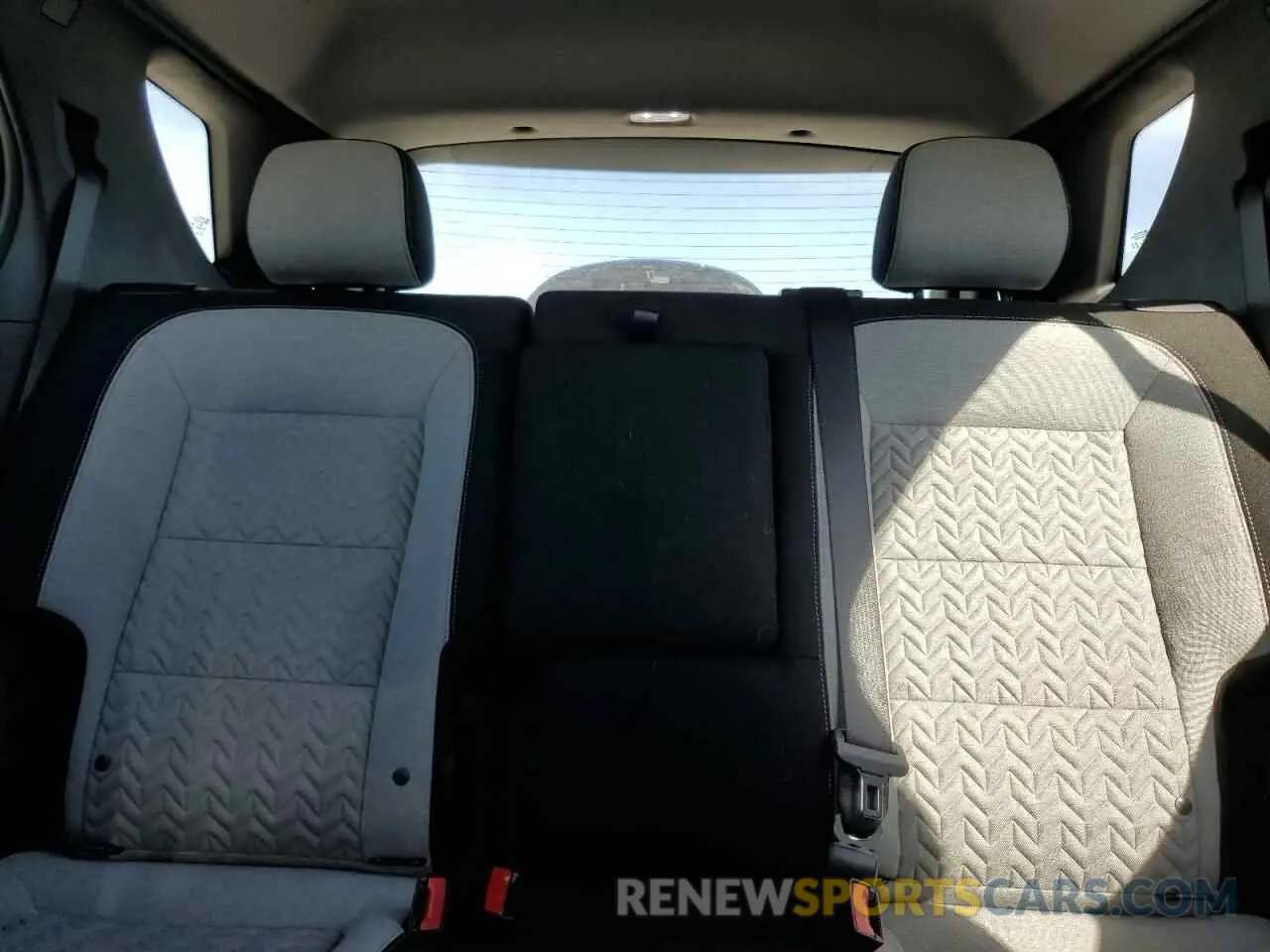10 Photograph of a damaged car 3GNAXHEG2RL139025 CHEVROLET EQUINOX 2024