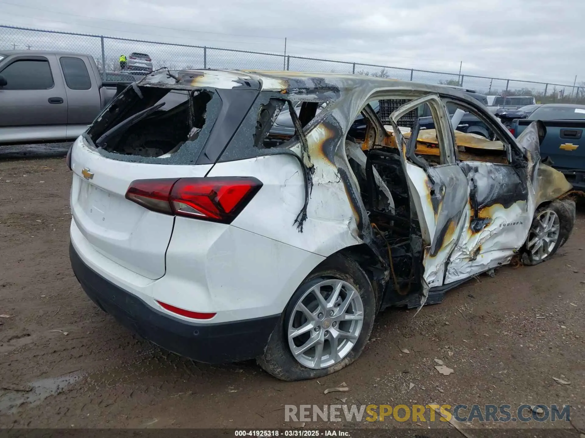 4 Photograph of a damaged car 3GNAXHEG2RL349124 CHEVROLET EQUINOX 2024