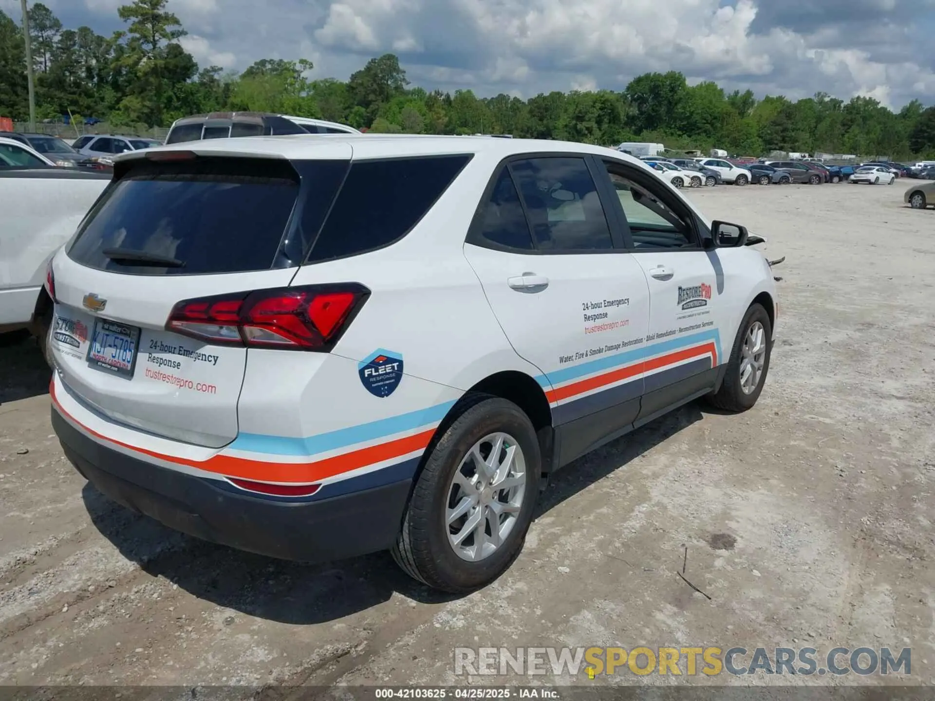 4 Photograph of a damaged car 3GNAXHEG3RL110391 CHEVROLET EQUINOX 2024