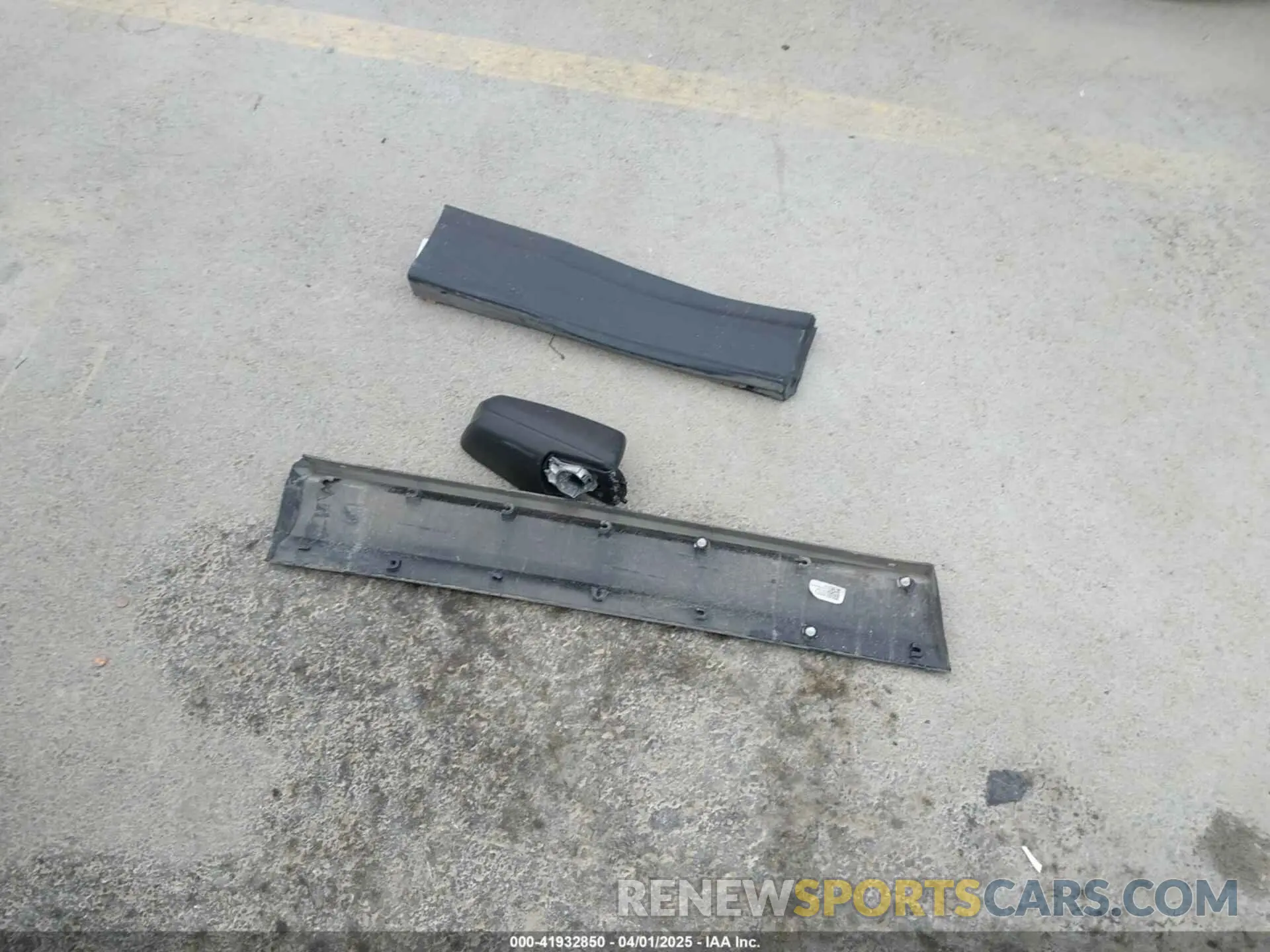 12 Photograph of a damaged car 3GNAXHEG4RL217496 CHEVROLET EQUINOX 2024