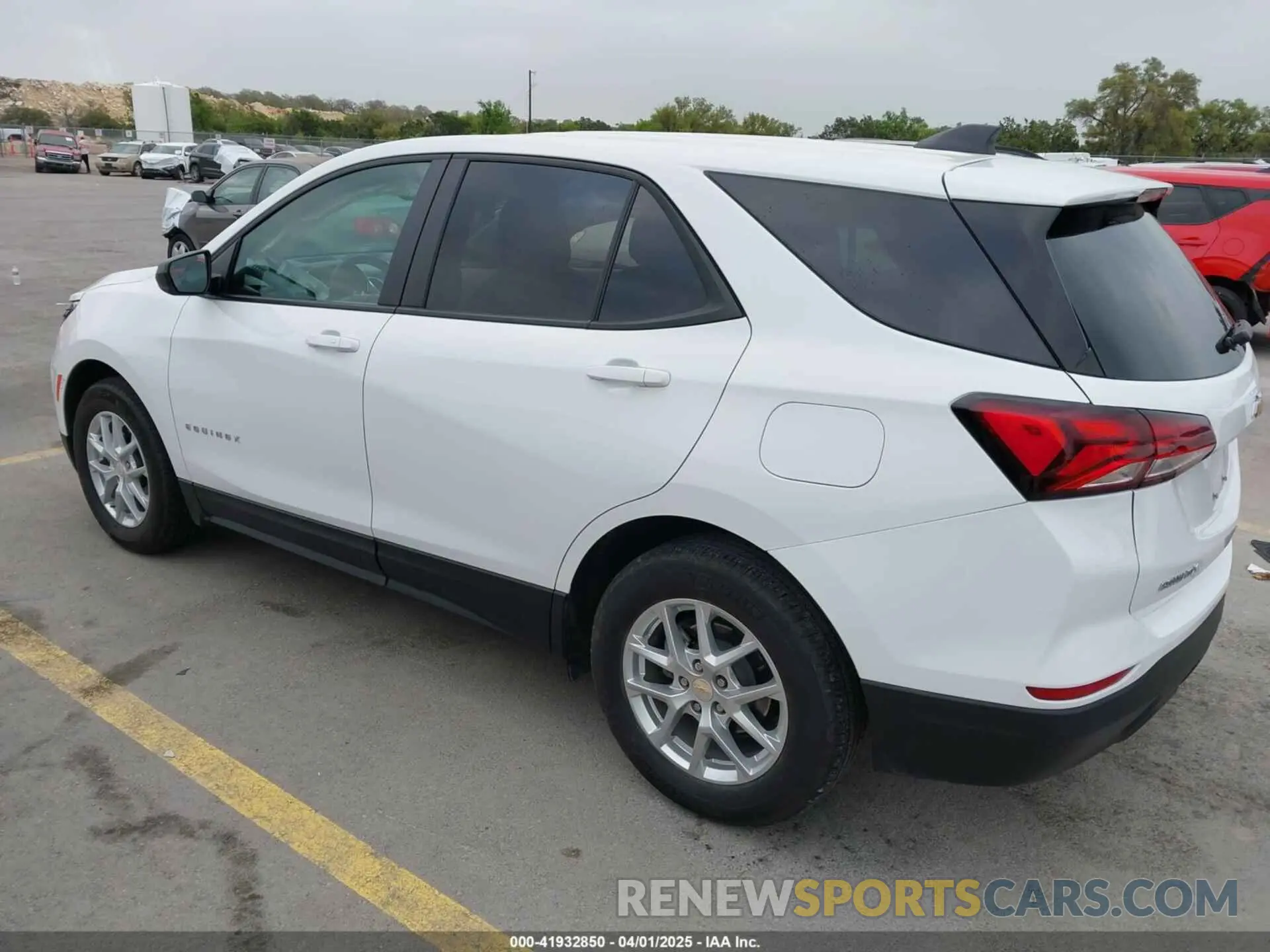 3 Photograph of a damaged car 3GNAXHEG4RL217496 CHEVROLET EQUINOX 2024