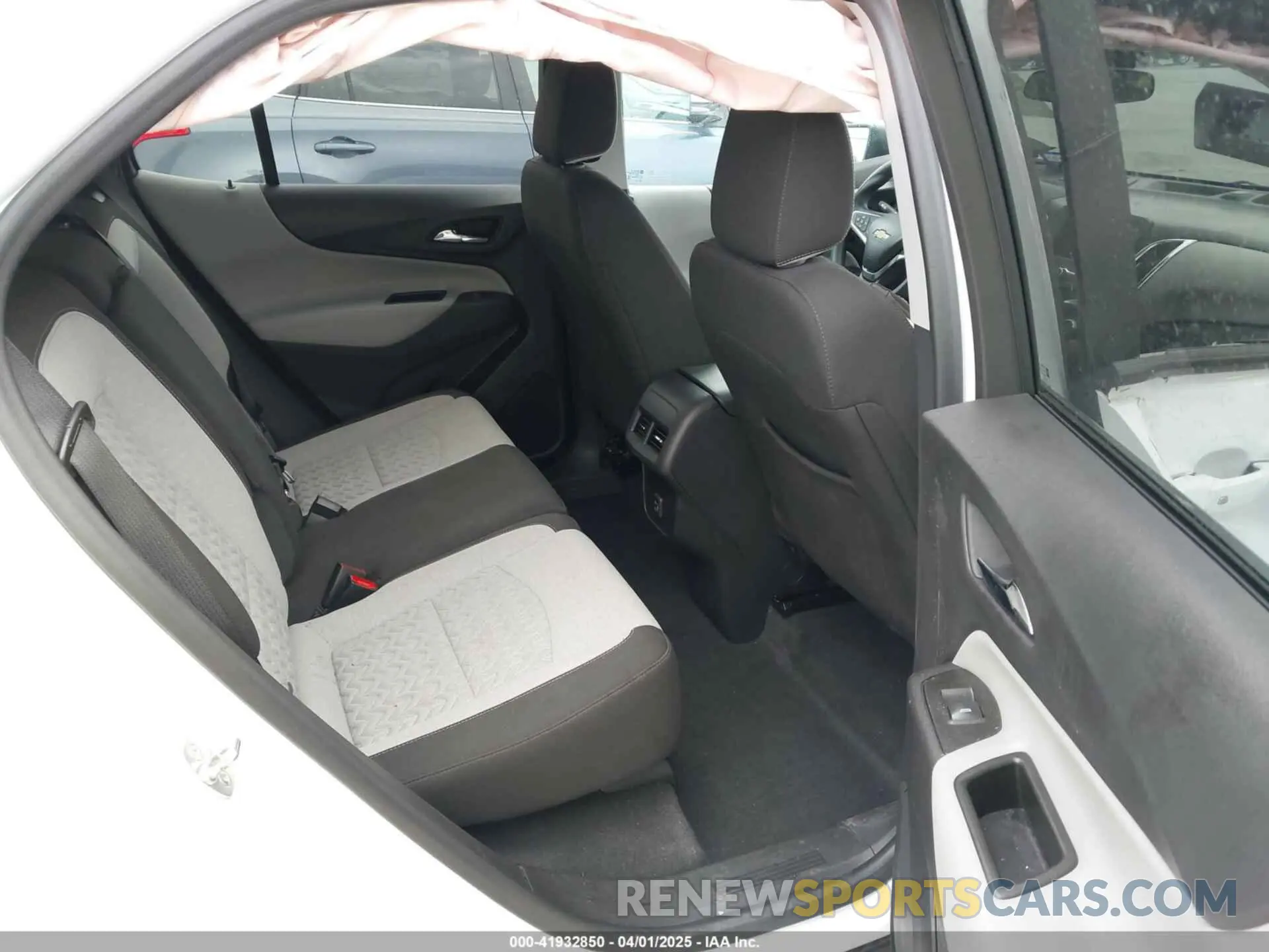 8 Photograph of a damaged car 3GNAXHEG4RL217496 CHEVROLET EQUINOX 2024