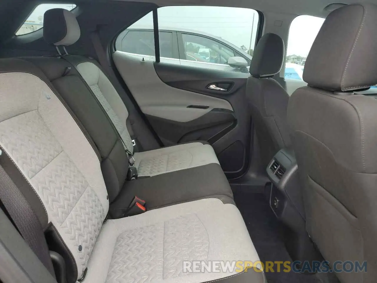 11 Photograph of a damaged car 3GNAXHEG4RL333586 CHEVROLET EQUINOX 2024