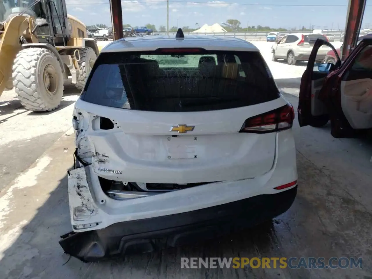 6 Photograph of a damaged car 3GNAXHEG4RL369746 CHEVROLET EQUINOX 2024