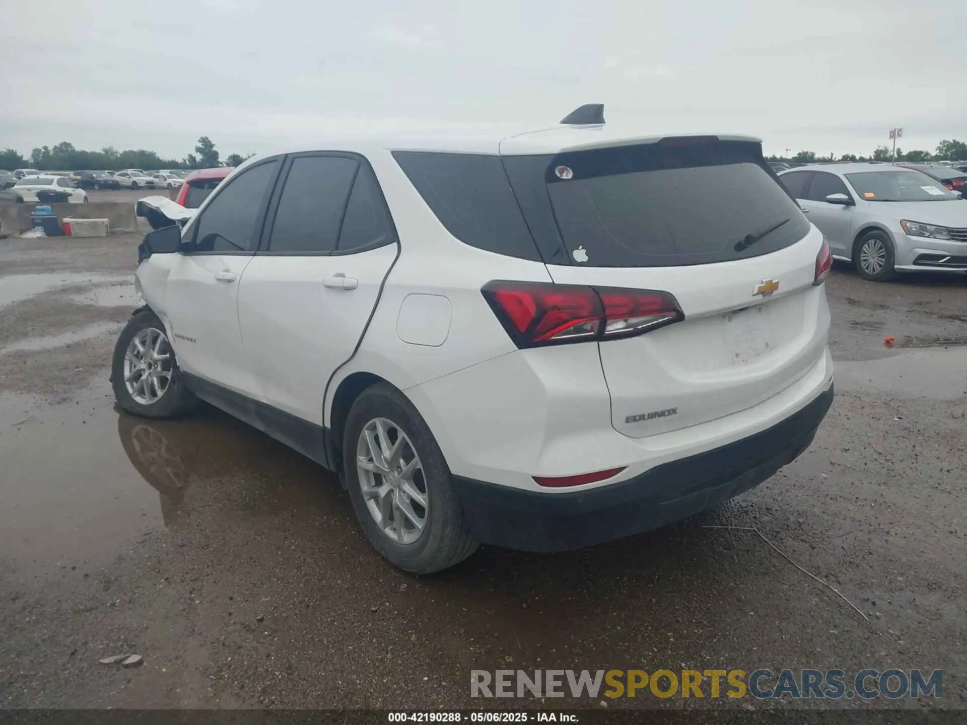 3 Photograph of a damaged car 3GNAXHEG5RL200500 CHEVROLET EQUINOX 2024