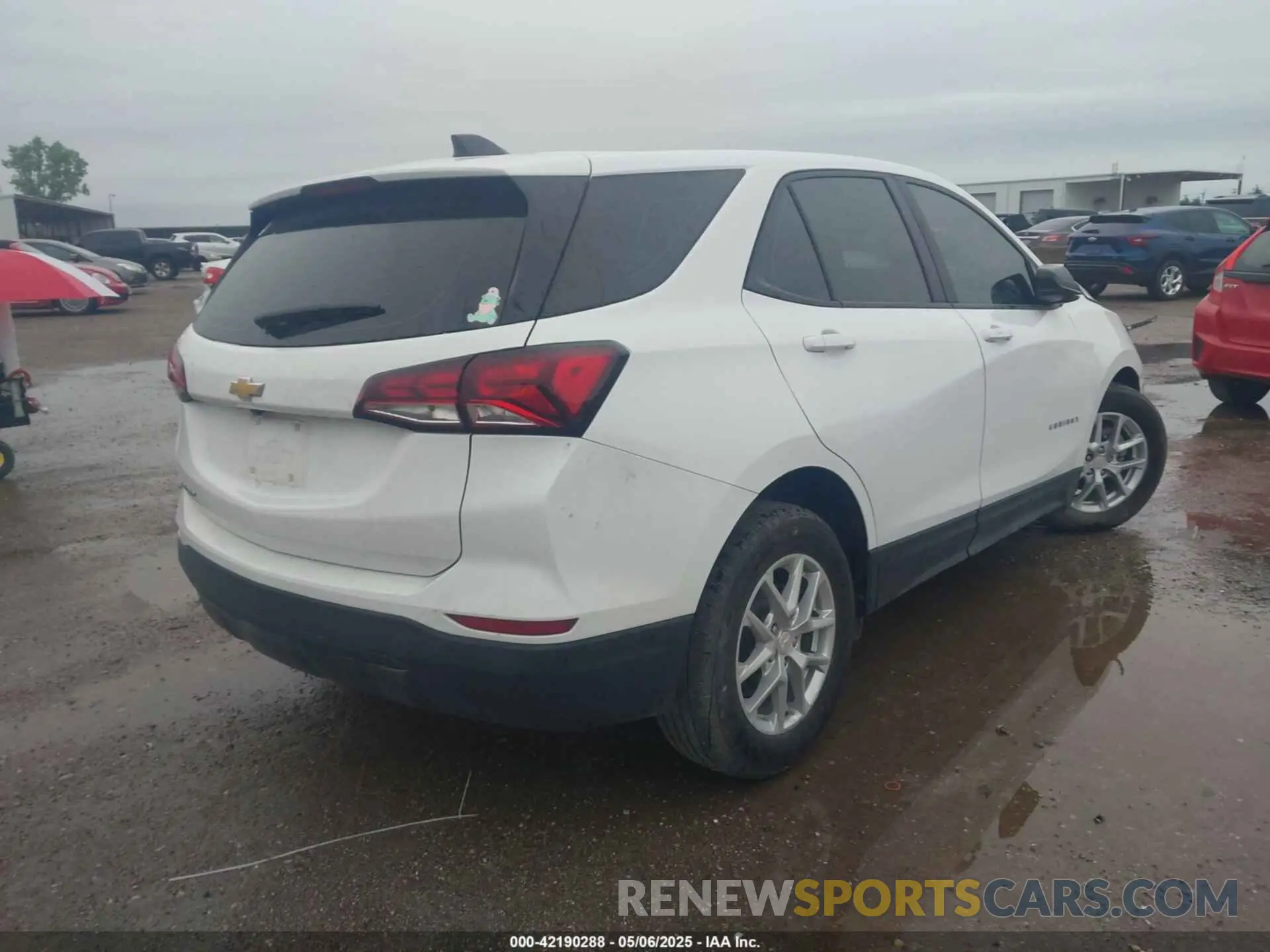 4 Photograph of a damaged car 3GNAXHEG5RL200500 CHEVROLET EQUINOX 2024