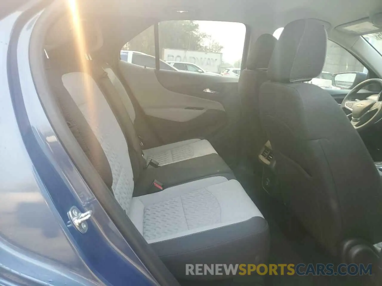 11 Photograph of a damaged car 3GNAXHEG5RL205096 CHEVROLET EQUINOX 2024