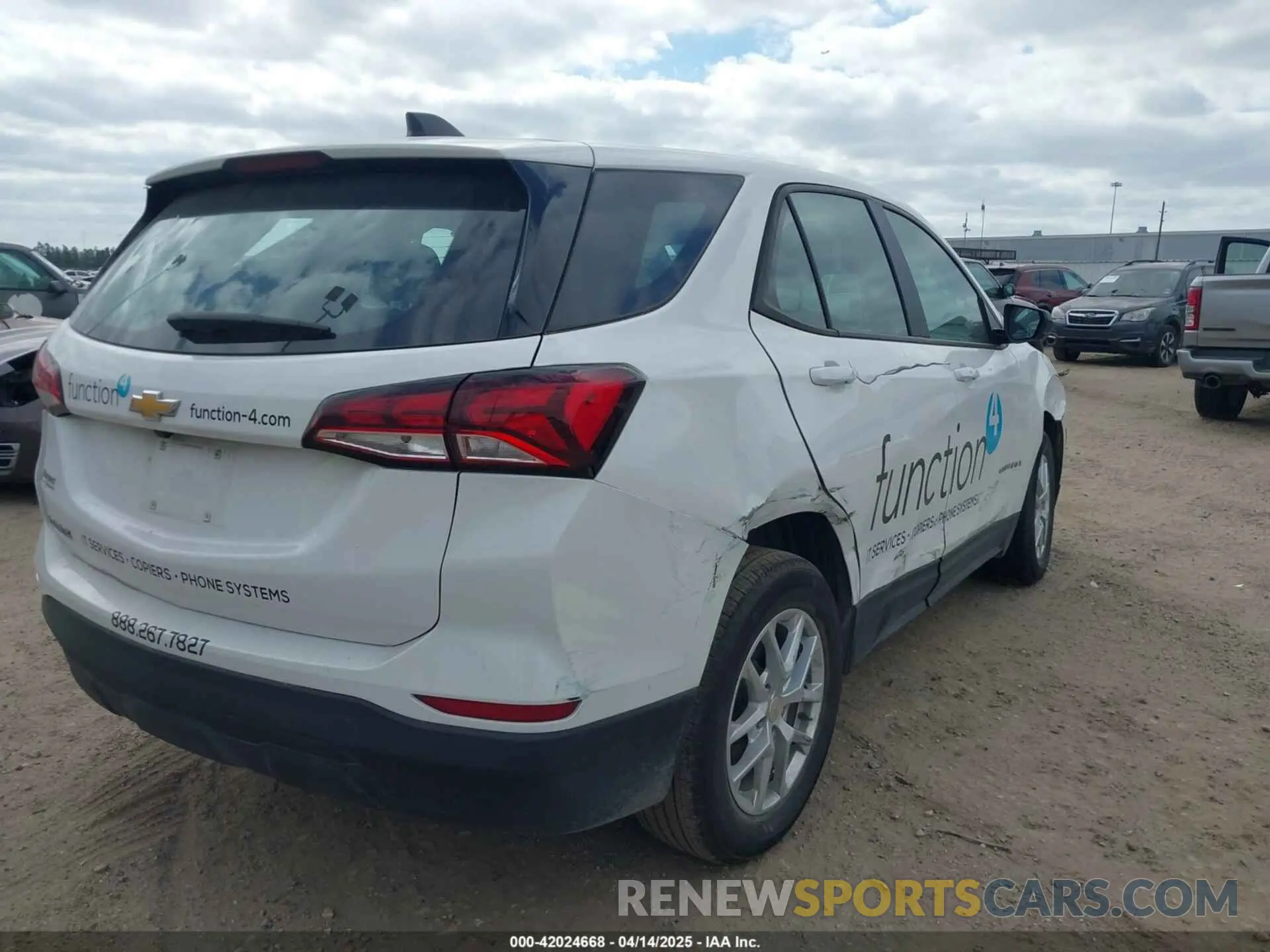 19 Photograph of a damaged car 3GNAXHEG5RL264469 CHEVROLET EQUINOX 2024