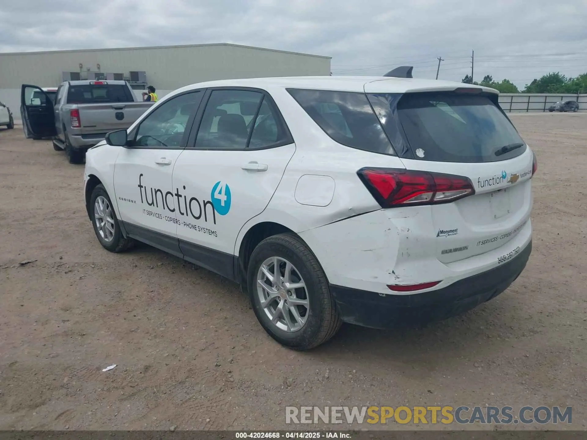 3 Photograph of a damaged car 3GNAXHEG5RL264469 CHEVROLET EQUINOX 2024