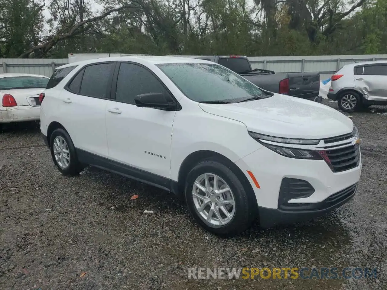 4 Photograph of a damaged car 3GNAXHEG6RL186137 CHEVROLET EQUINOX 2024