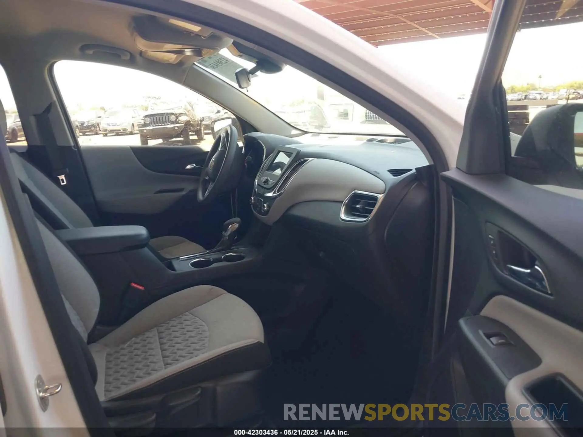 5 Photograph of a damaged car 3GNAXHEG7RL140784 CHEVROLET EQUINOX 2024