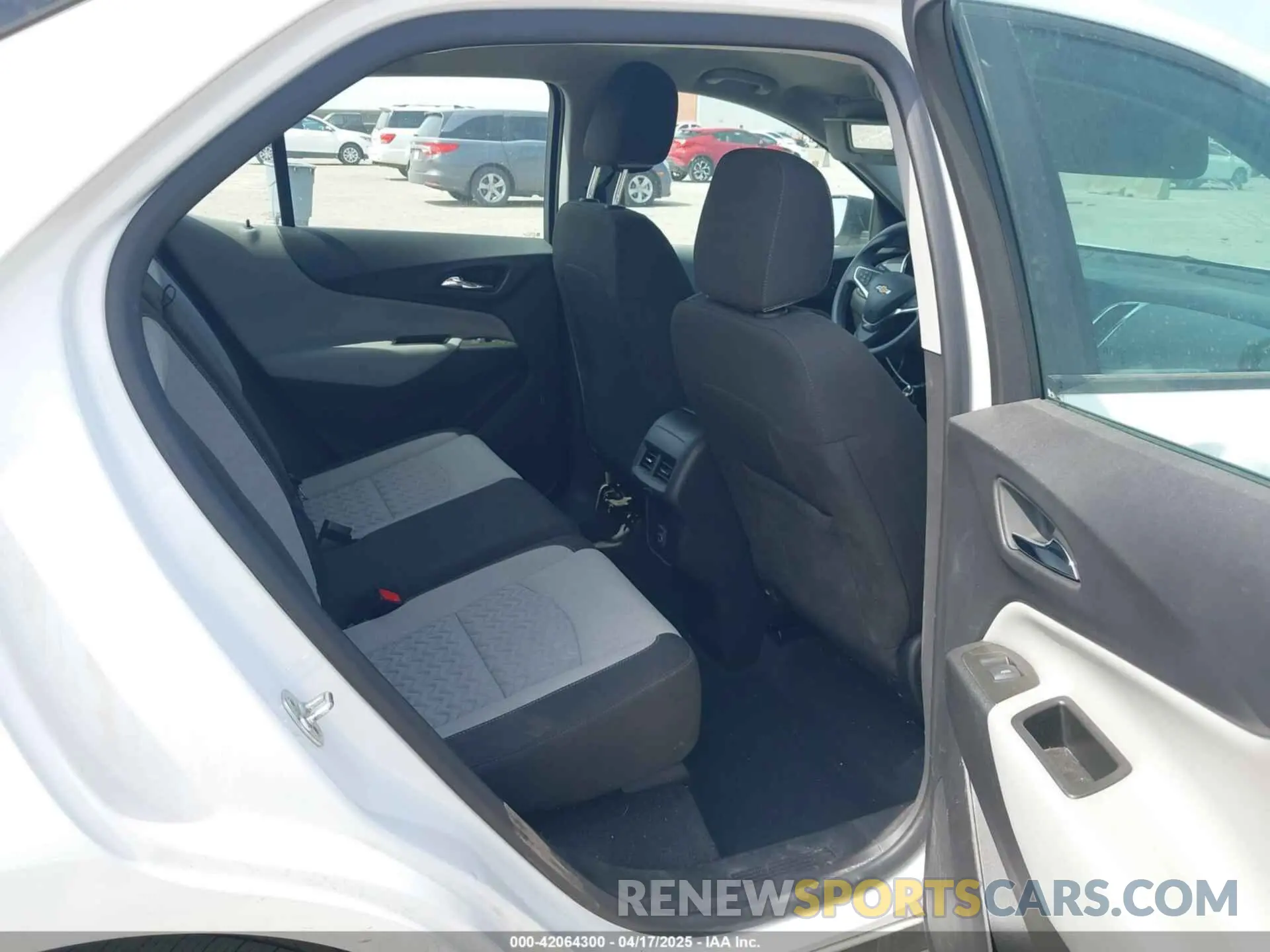 8 Photograph of a damaged car 3GNAXHEG8RL218005 CHEVROLET EQUINOX 2024