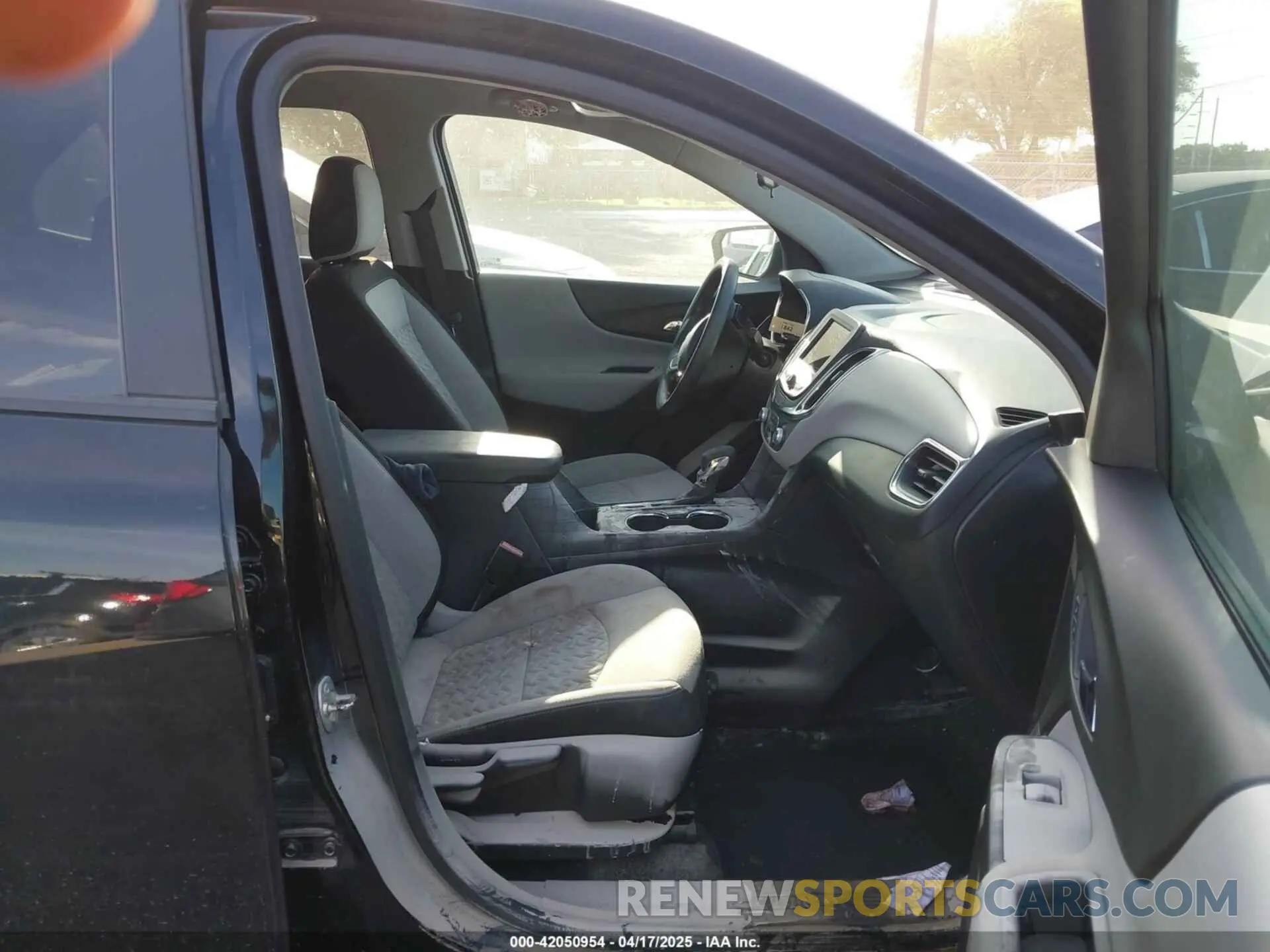 5 Photograph of a damaged car 3GNAXHEG8RL293397 CHEVROLET EQUINOX 2024
