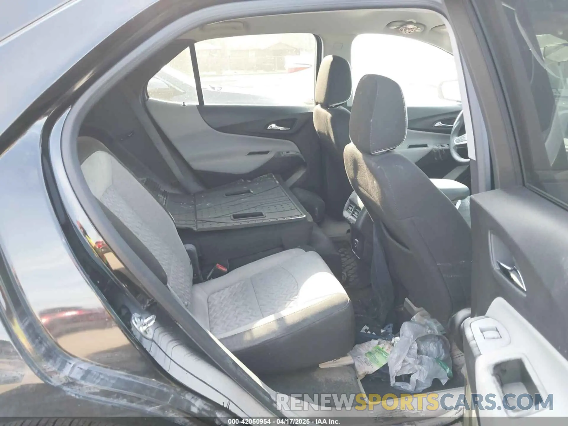 8 Photograph of a damaged car 3GNAXHEG8RL293397 CHEVROLET EQUINOX 2024