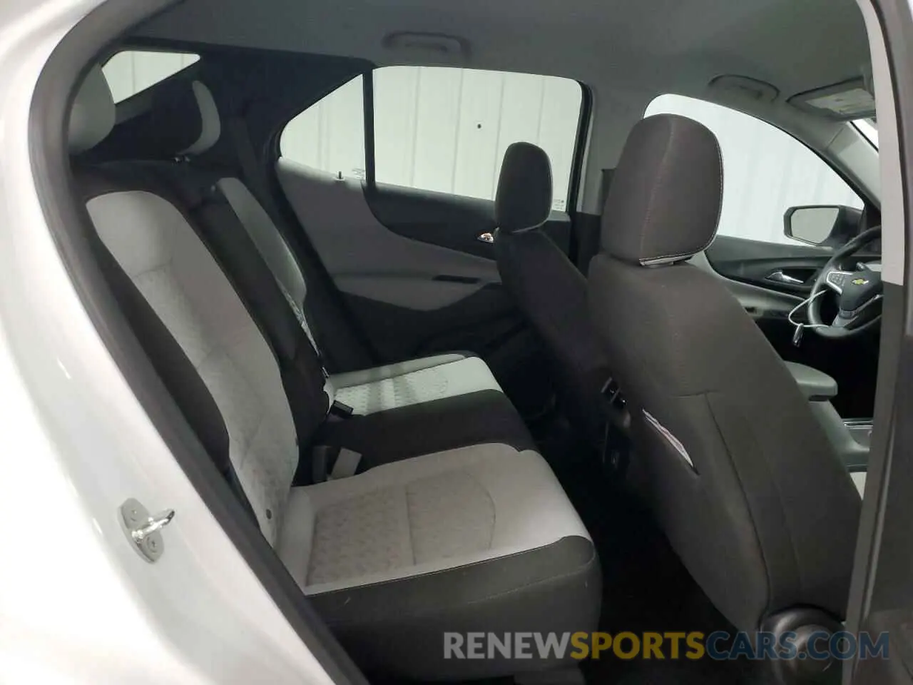 10 Photograph of a damaged car 3GNAXHEGXRL161340 CHEVROLET EQUINOX 2024