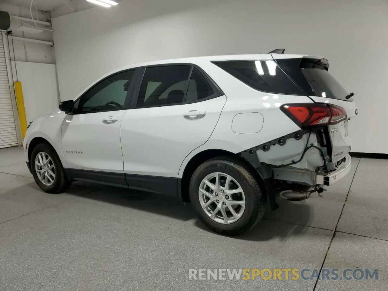 2 Photograph of a damaged car 3GNAXHEGXRL161340 CHEVROLET EQUINOX 2024