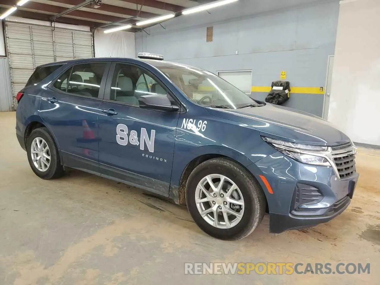 4 Photograph of a damaged car 3GNAXHEGXRL292560 CHEVROLET EQUINOX 2024