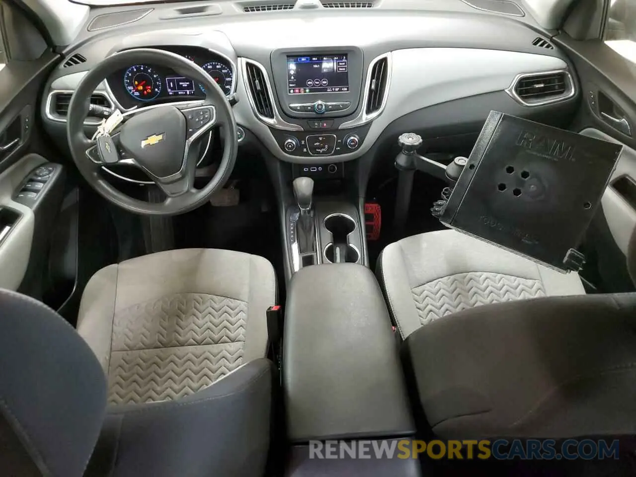 8 Photograph of a damaged car 3GNAXHEGXRL292560 CHEVROLET EQUINOX 2024