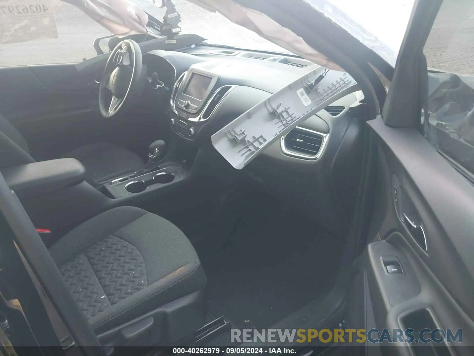 5 Photograph of a damaged car 3GNAXKEG0RL212910 CHEVROLET EQUINOX 2024
