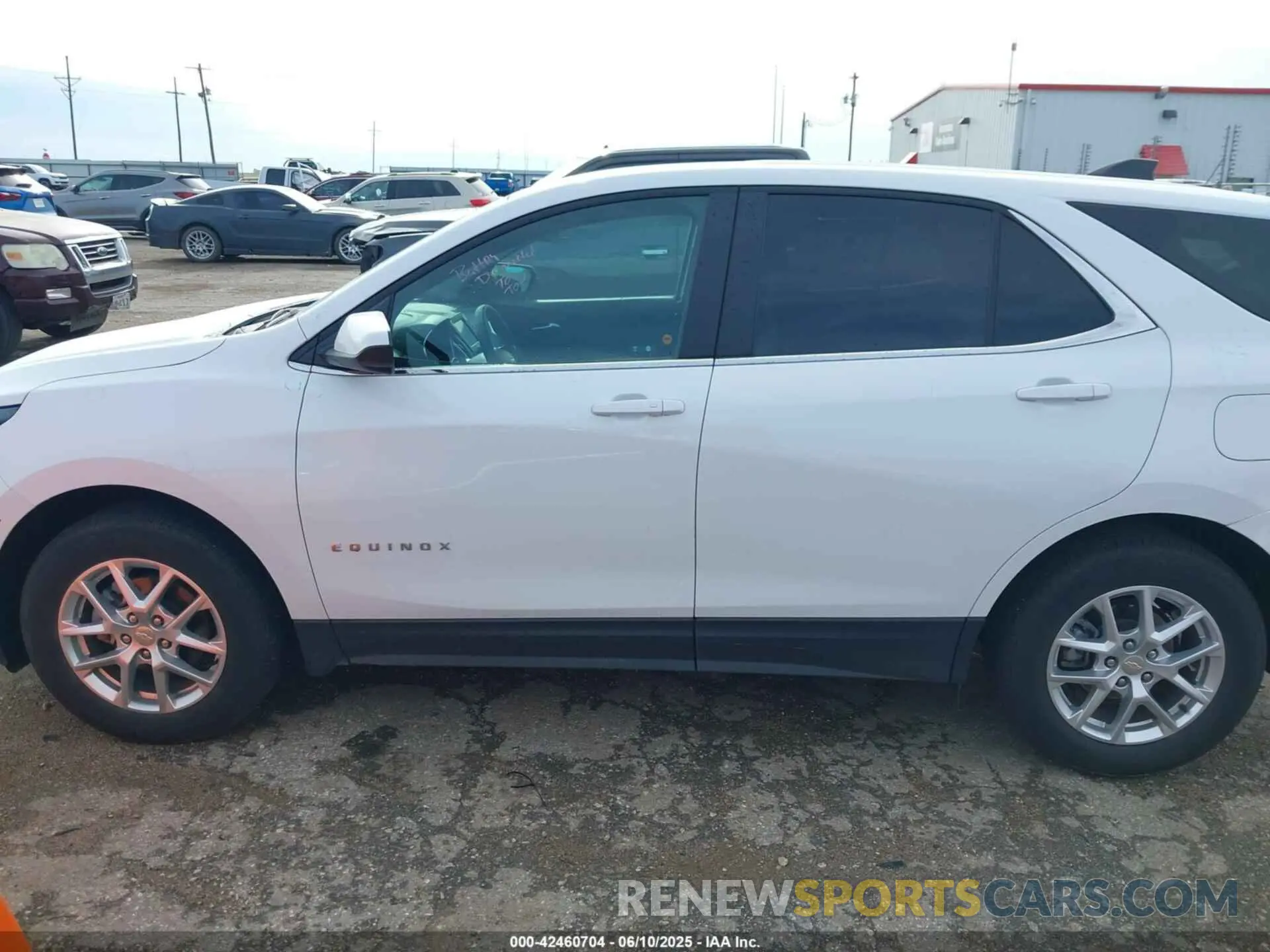 14 Photograph of a damaged car 3GNAXKEG0RL348020 CHEVROLET EQUINOX 2024