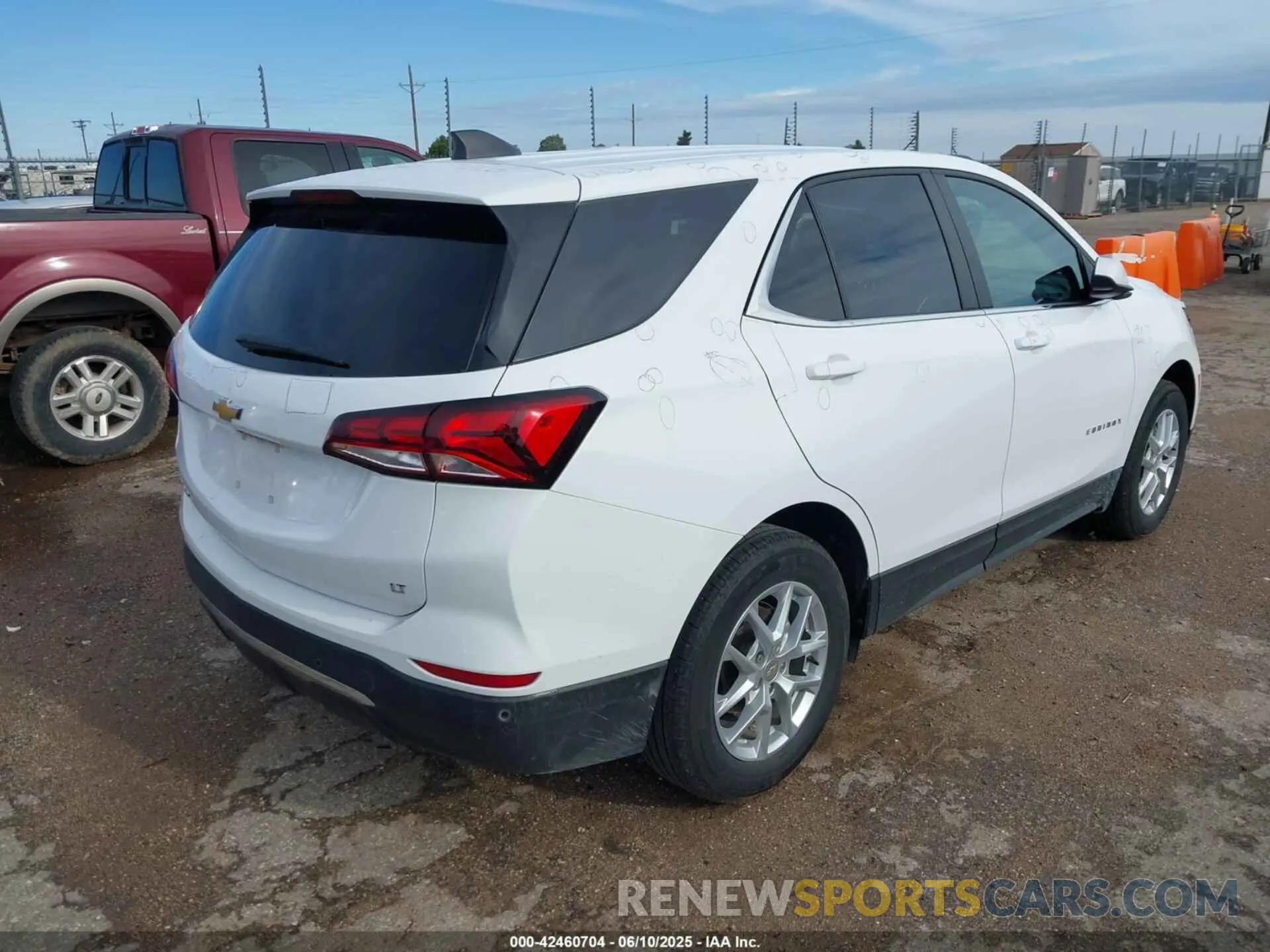 4 Photograph of a damaged car 3GNAXKEG0RL348020 CHEVROLET EQUINOX 2024
