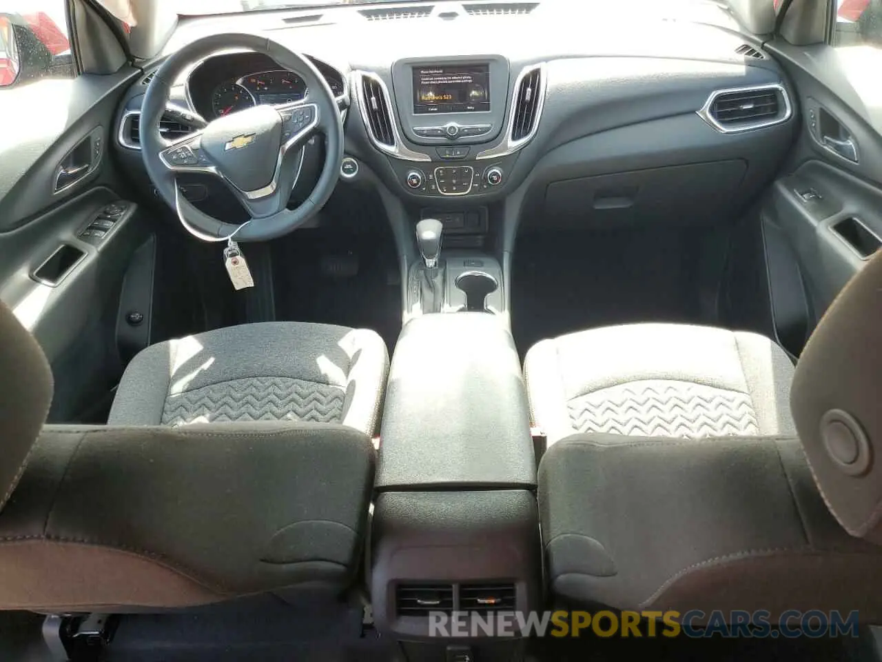 8 Photograph of a damaged car 3GNAXKEG0RL375847 CHEVROLET EQUINOX 2024