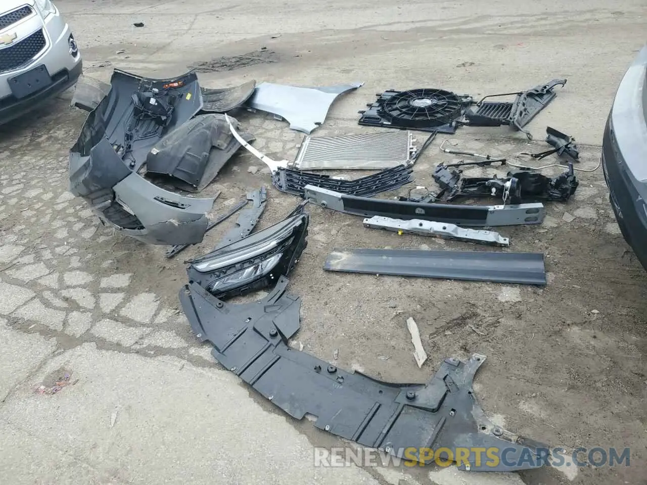 13 Photograph of a damaged car 3GNAXKEG0RS154481 CHEVROLET EQUINOX 2024