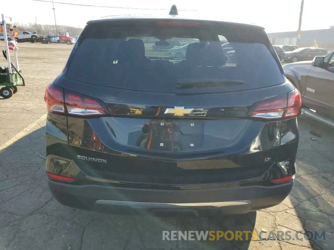 6 Photograph of a damaged car 3GNAXKEG1RL105820 CHEVROLET EQUINOX 2024