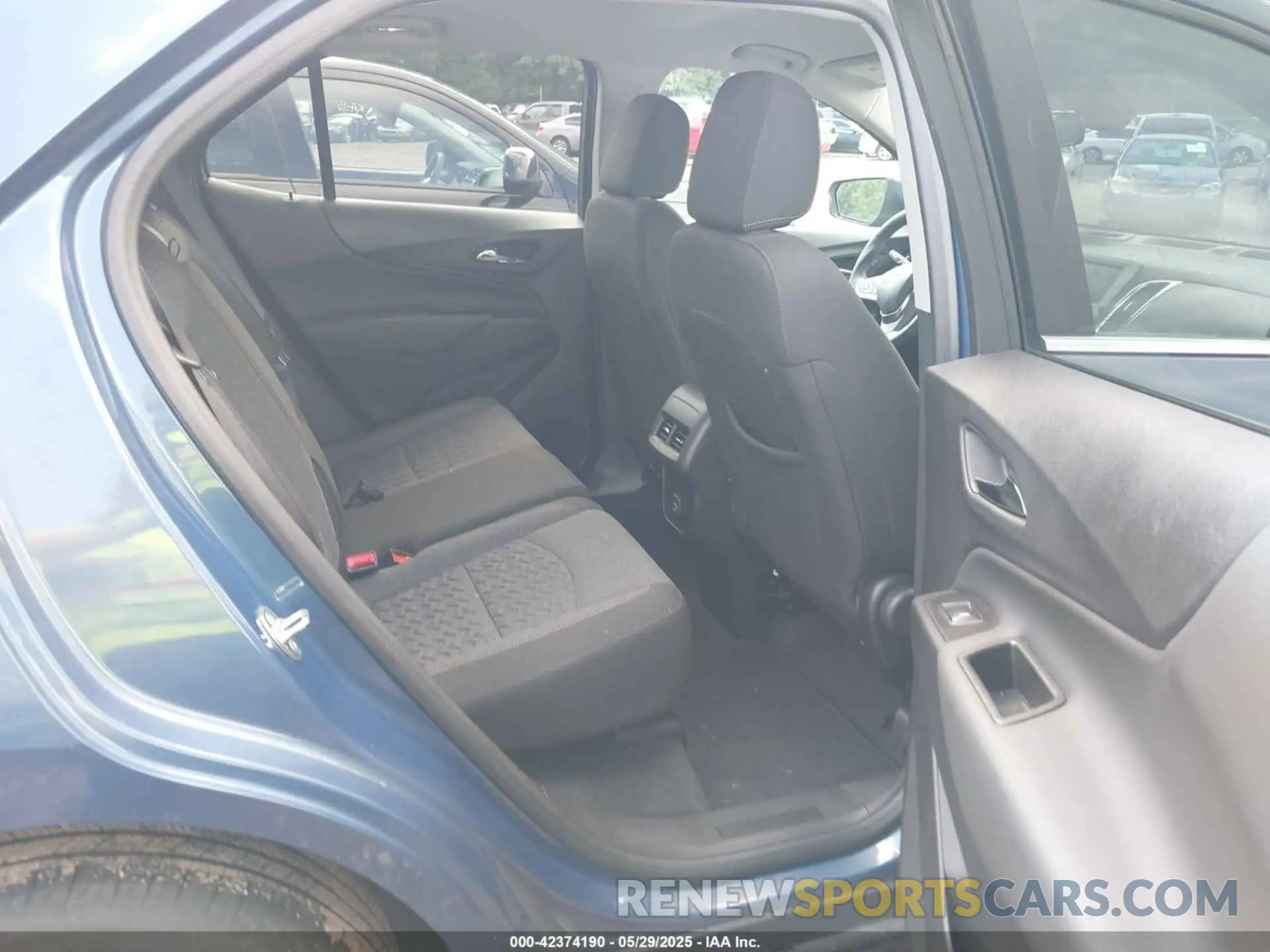 8 Photograph of a damaged car 3GNAXKEG1RL183868 CHEVROLET EQUINOX 2024