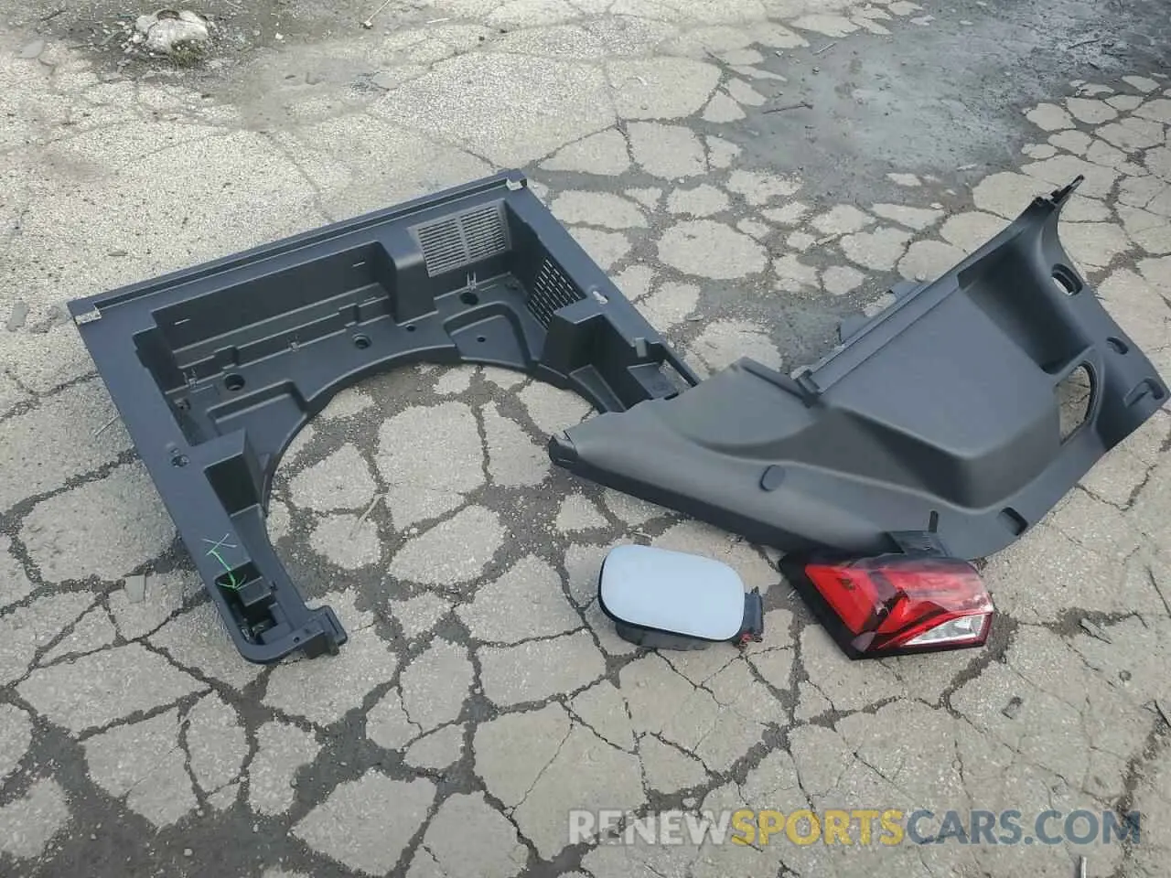 13 Photograph of a damaged car 3GNAXKEG1RL352027 CHEVROLET EQUINOX 2024