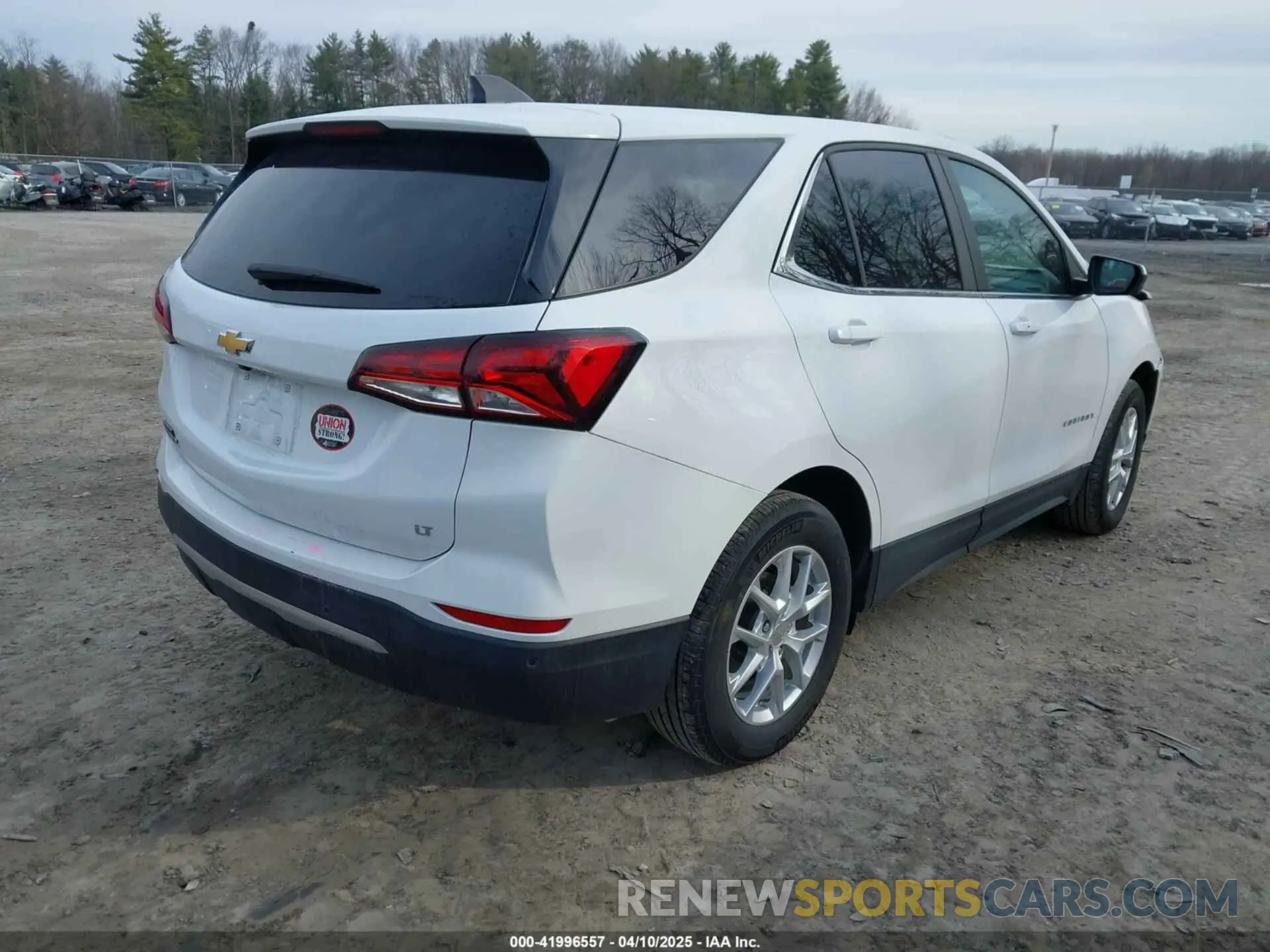 4 Photograph of a damaged car 3GNAXKEG1RL363819 CHEVROLET EQUINOX 2024