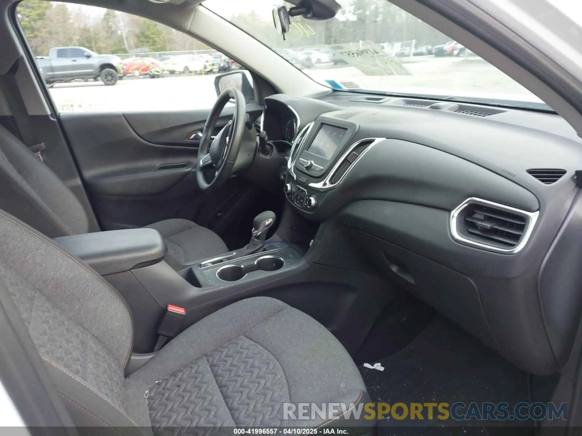5 Photograph of a damaged car 3GNAXKEG1RL363819 CHEVROLET EQUINOX 2024