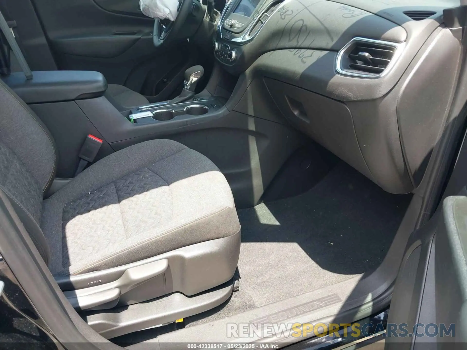 5 Photograph of a damaged car 3GNAXKEG1RL364825 CHEVROLET EQUINOX 2024