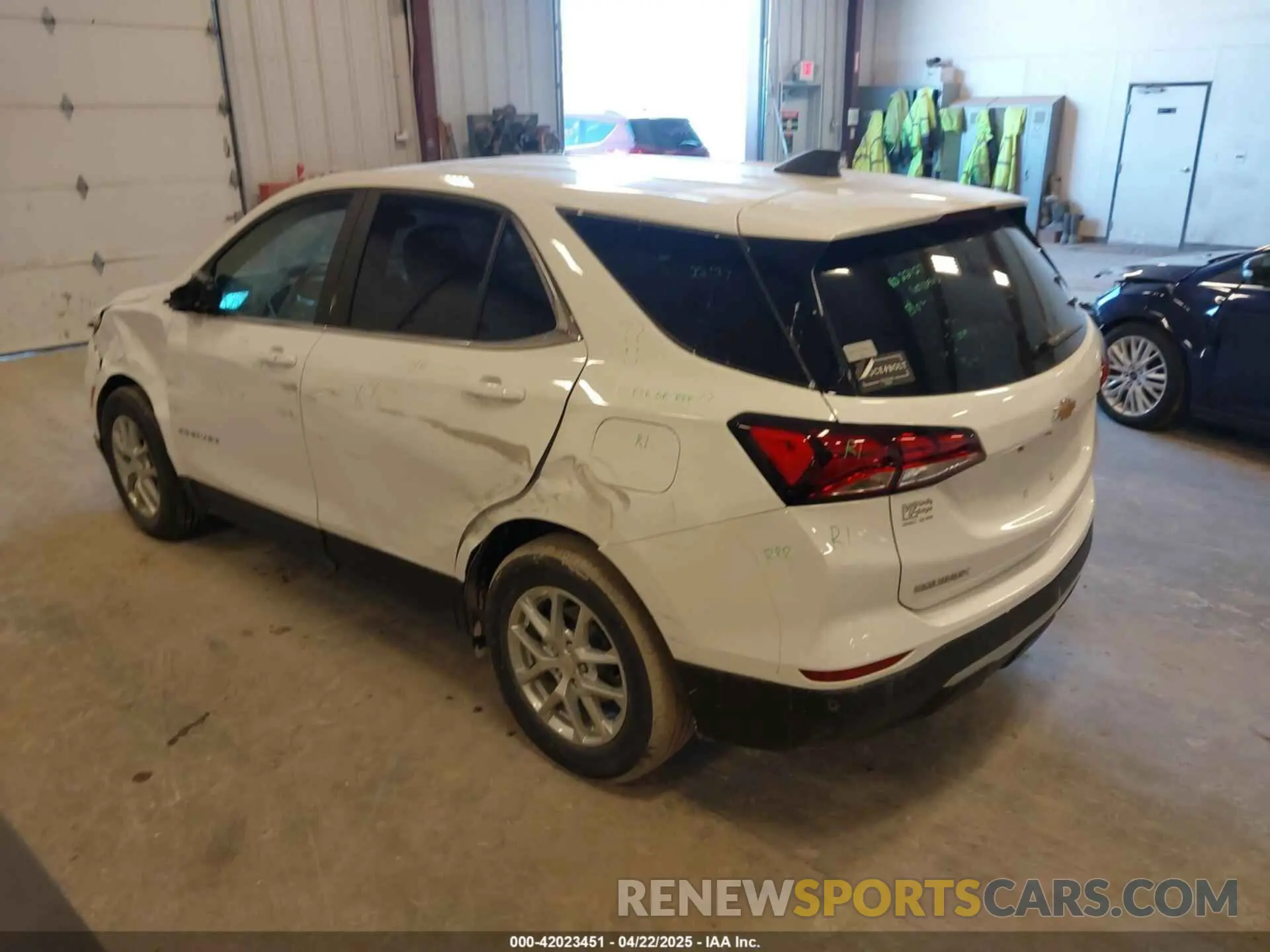 3 Photograph of a damaged car 3GNAXKEG1RS151864 CHEVROLET EQUINOX 2024