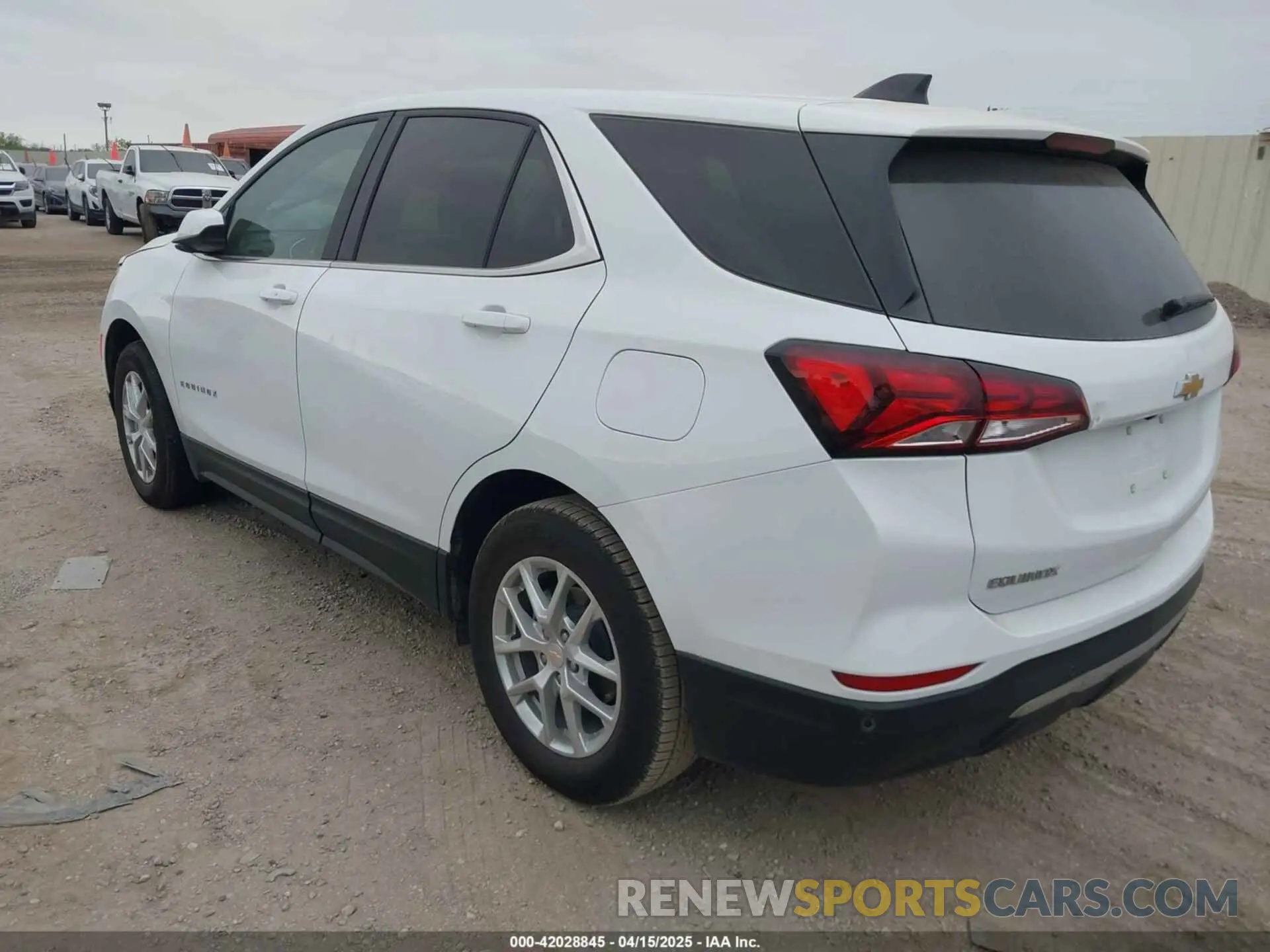 3 Photograph of a damaged car 3GNAXKEG1RS245937 CHEVROLET EQUINOX 2024