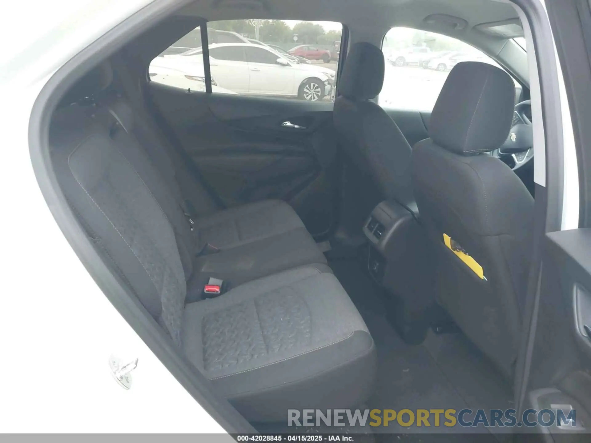 8 Photograph of a damaged car 3GNAXKEG1RS245937 CHEVROLET EQUINOX 2024