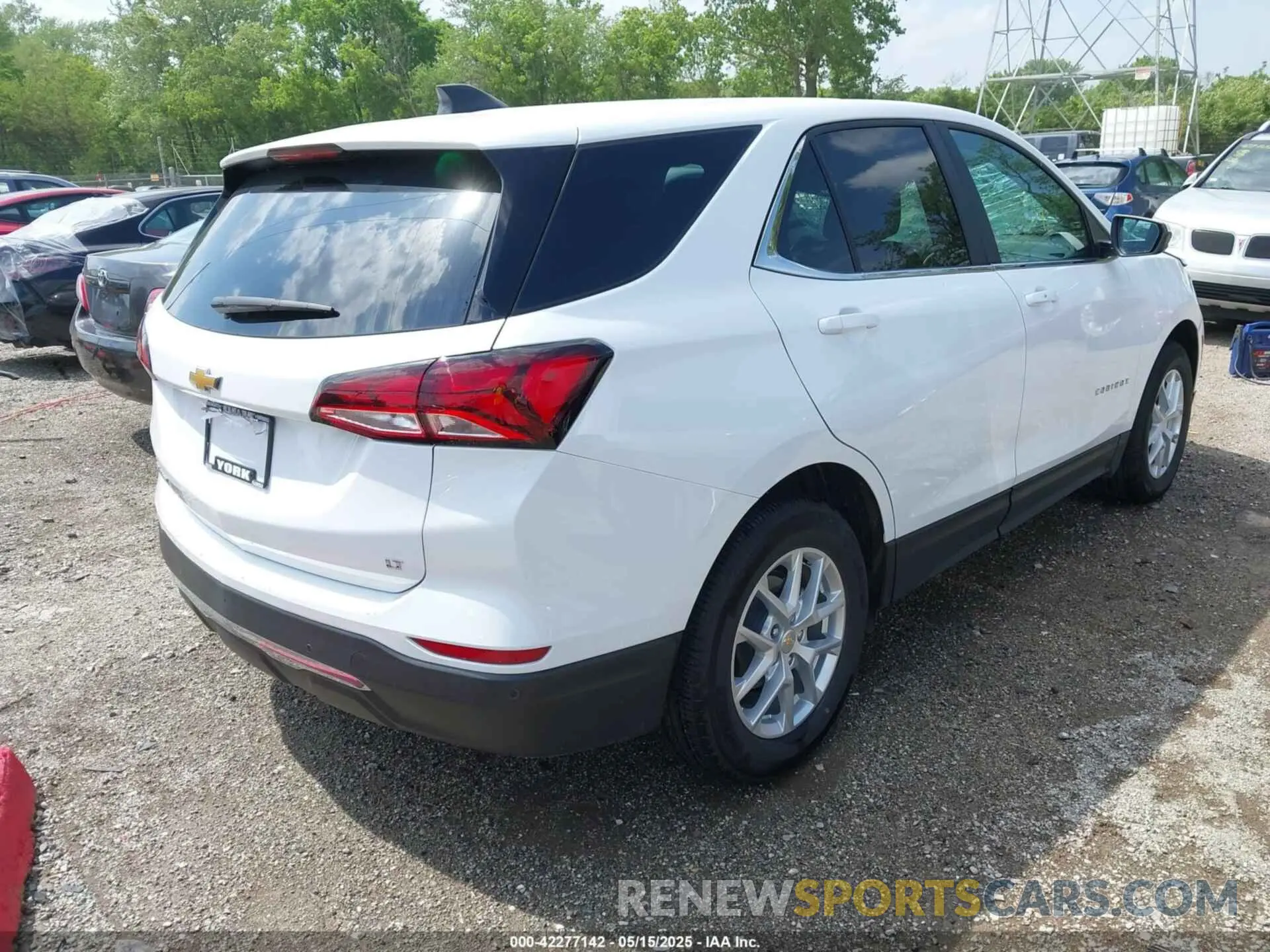 4 Photograph of a damaged car 3GNAXKEG2RL237856 CHEVROLET EQUINOX 2024