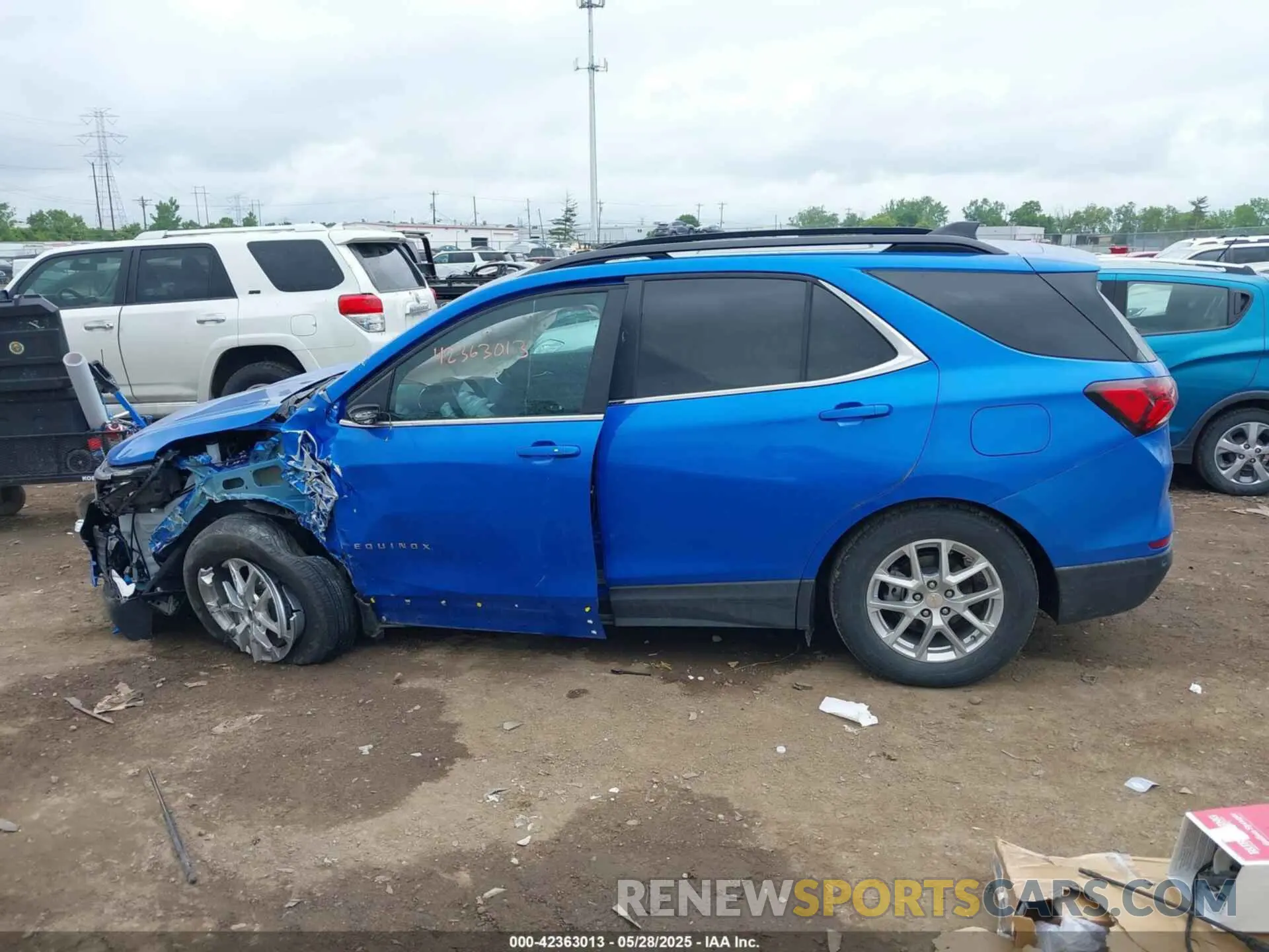 14 Photograph of a damaged car 3GNAXKEG2RL264815 CHEVROLET EQUINOX 2024