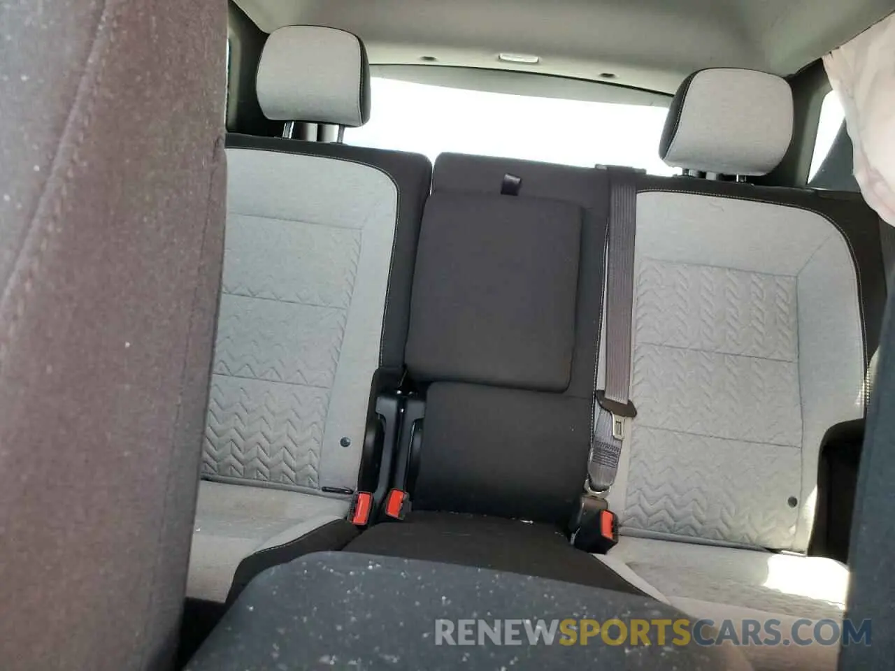 10 Photograph of a damaged car 3GNAXKEG2RL279198 CHEVROLET EQUINOX 2024