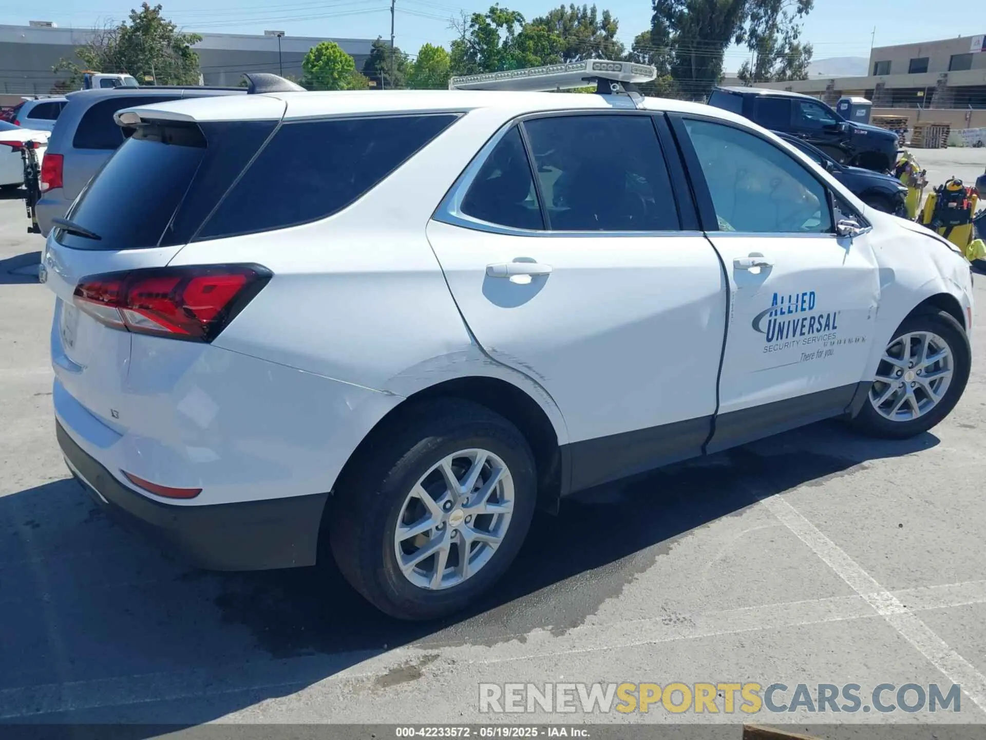 4 Photograph of a damaged car 3GNAXKEG2RS105279 CHEVROLET EQUINOX 2024