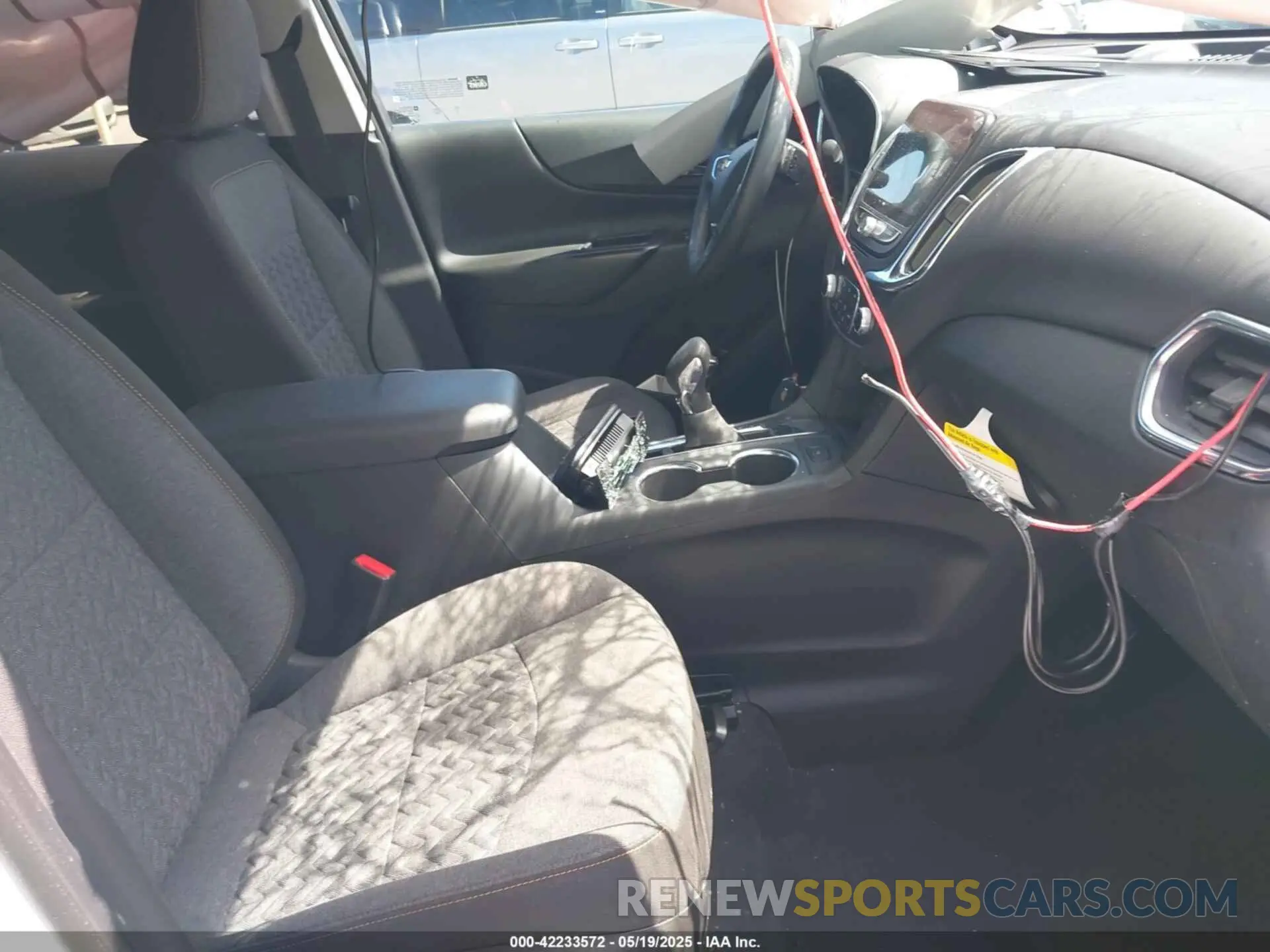 5 Photograph of a damaged car 3GNAXKEG2RS105279 CHEVROLET EQUINOX 2024