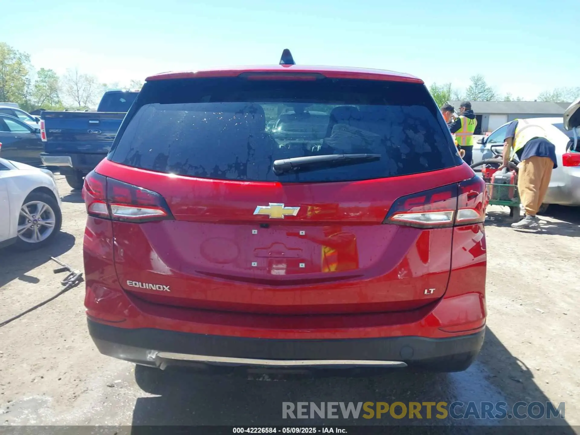 17 Photograph of a damaged car 3GNAXKEG3RS132829 CHEVROLET EQUINOX 2024