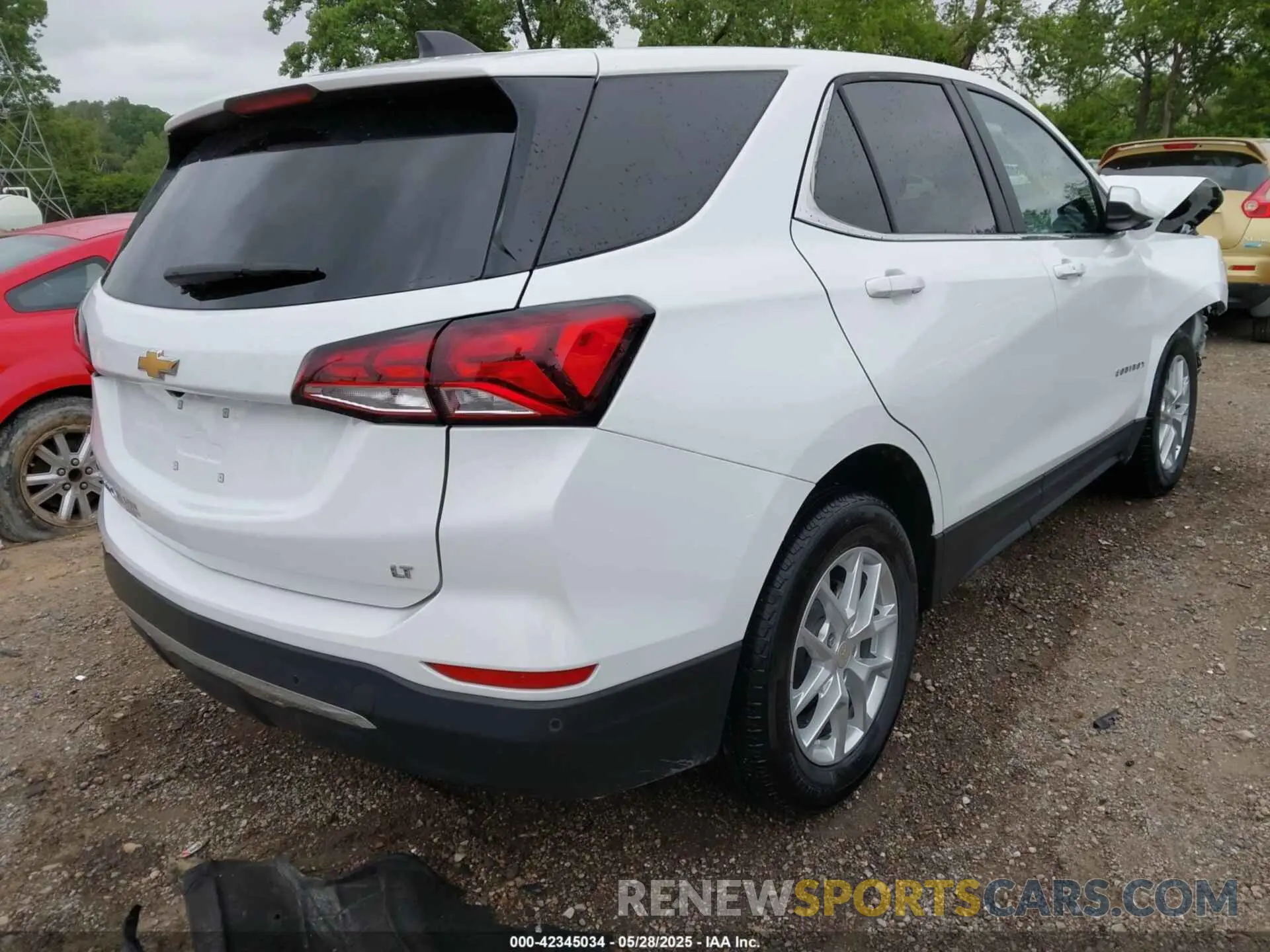 4 Photograph of a damaged car 3GNAXKEG3RS167998 CHEVROLET EQUINOX 2024