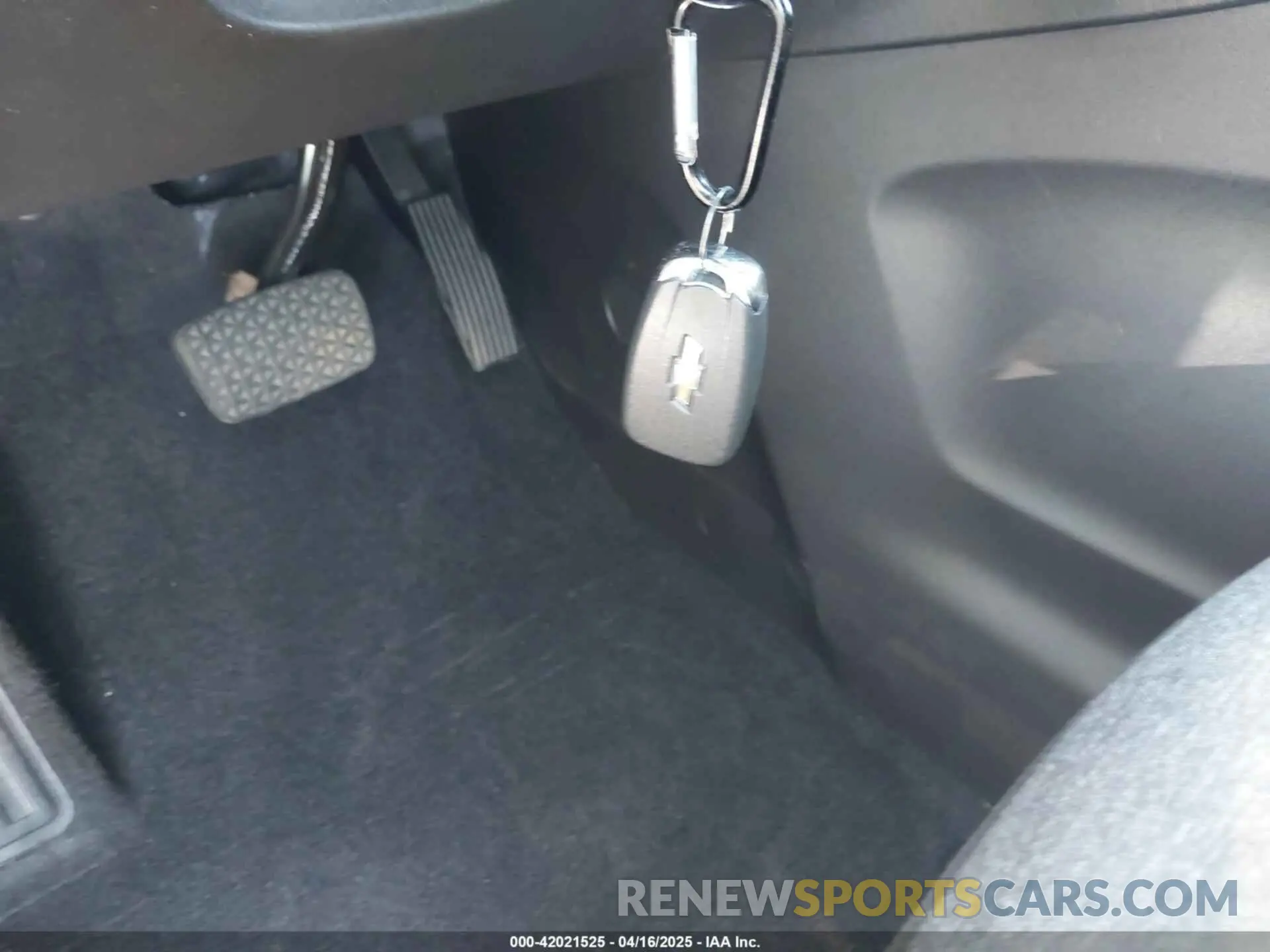 11 Photograph of a damaged car 3GNAXKEG3RS232431 CHEVROLET EQUINOX 2024