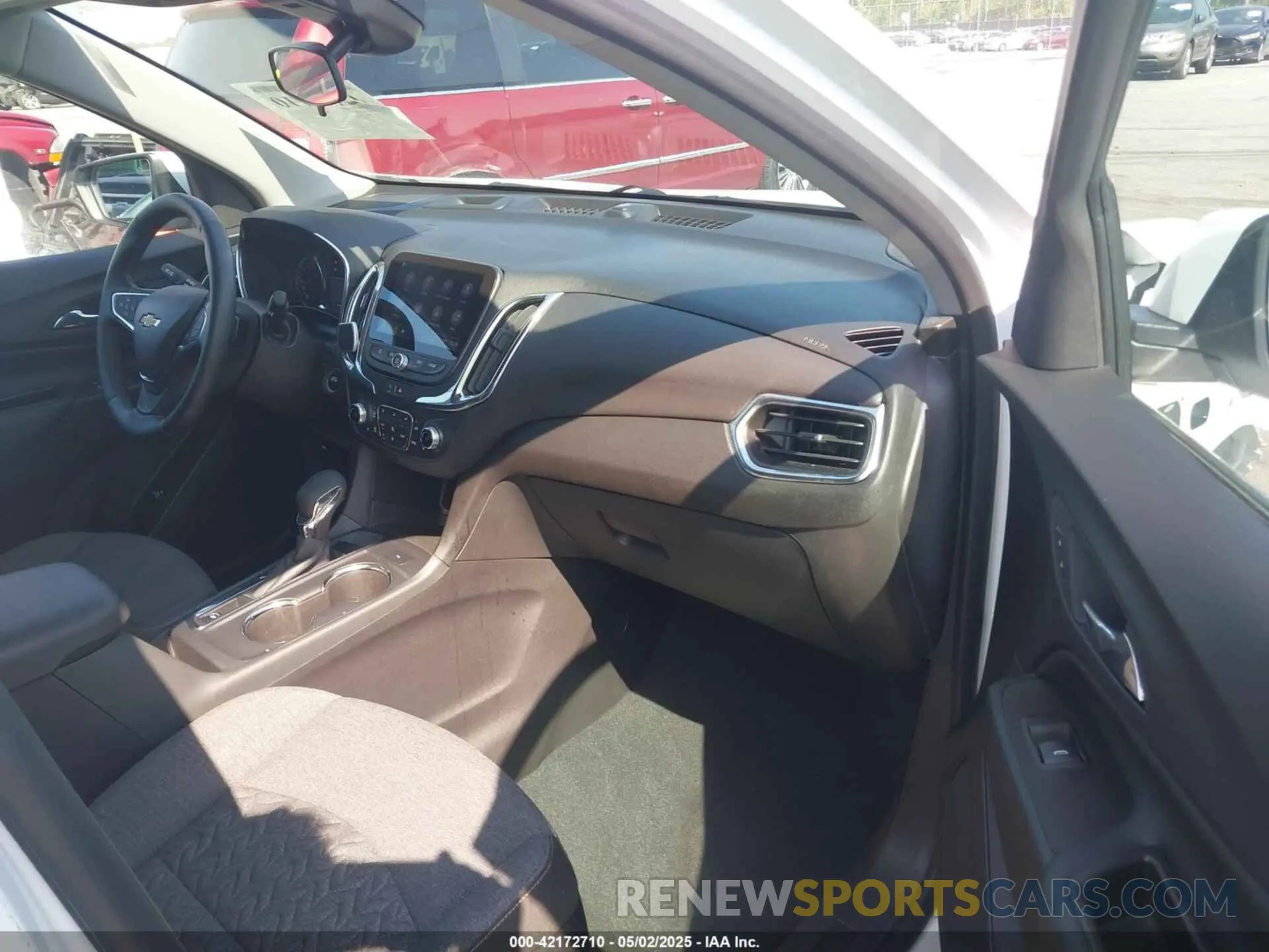 5 Photograph of a damaged car 3GNAXKEG4RL111286 CHEVROLET EQUINOX 2024