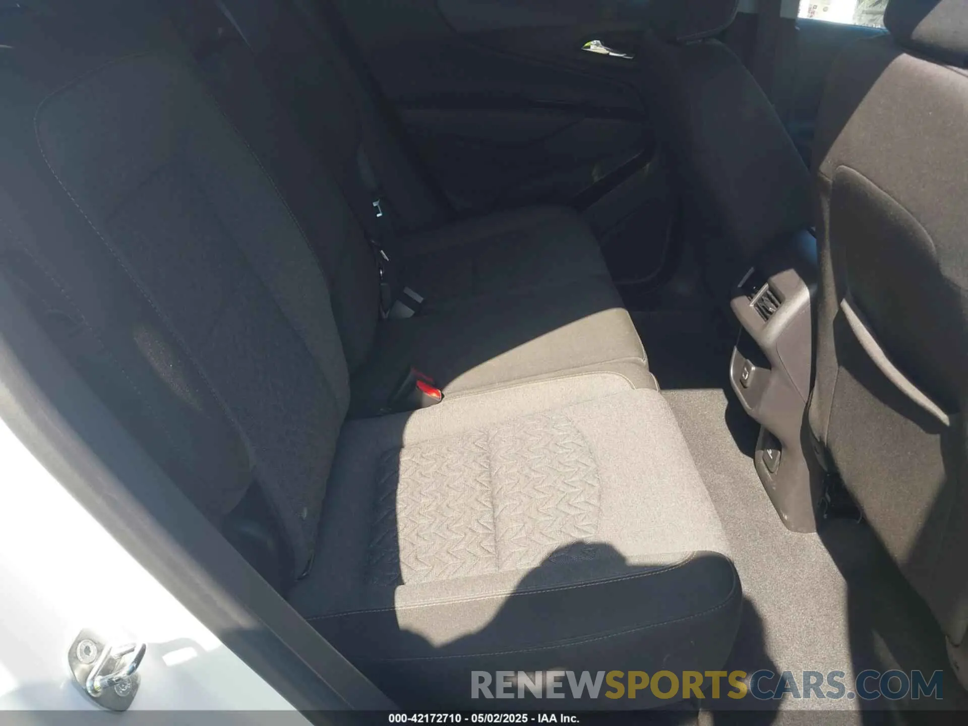 8 Photograph of a damaged car 3GNAXKEG4RL111286 CHEVROLET EQUINOX 2024