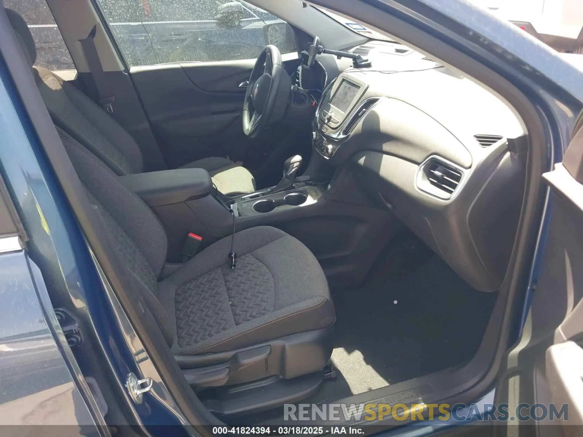 5 Photograph of a damaged car 3GNAXKEG4RL125673 CHEVROLET EQUINOX 2024
