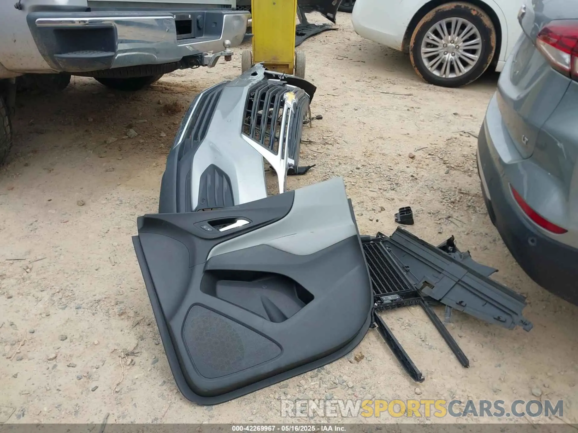 12 Photograph of a damaged car 3GNAXKEG4RL146409 CHEVROLET EQUINOX 2024