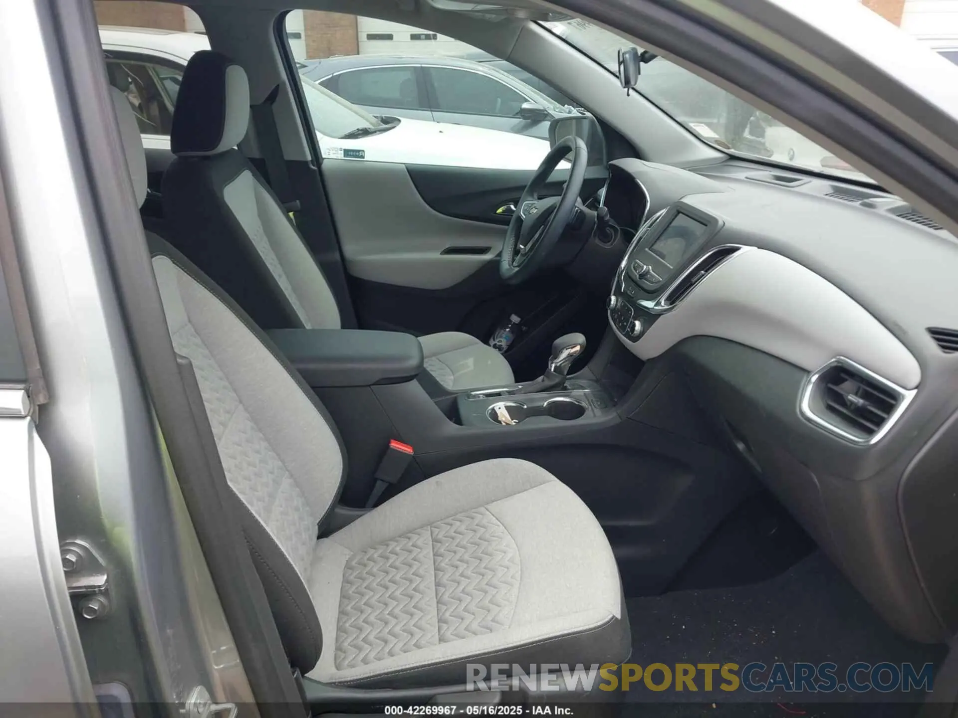 5 Photograph of a damaged car 3GNAXKEG4RL146409 CHEVROLET EQUINOX 2024