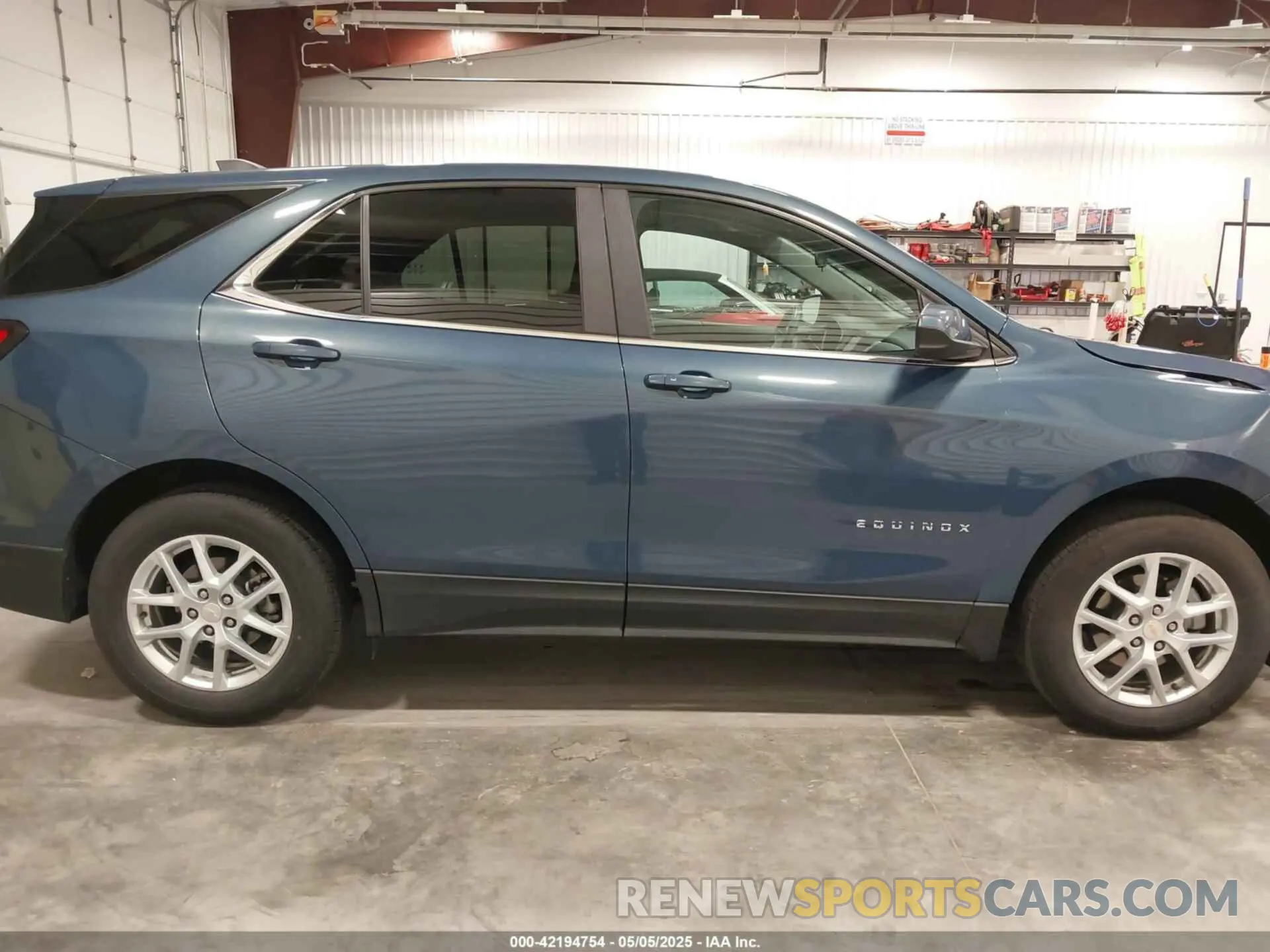 13 Photograph of a damaged car 3GNAXKEG4RL326621 CHEVROLET EQUINOX 2024